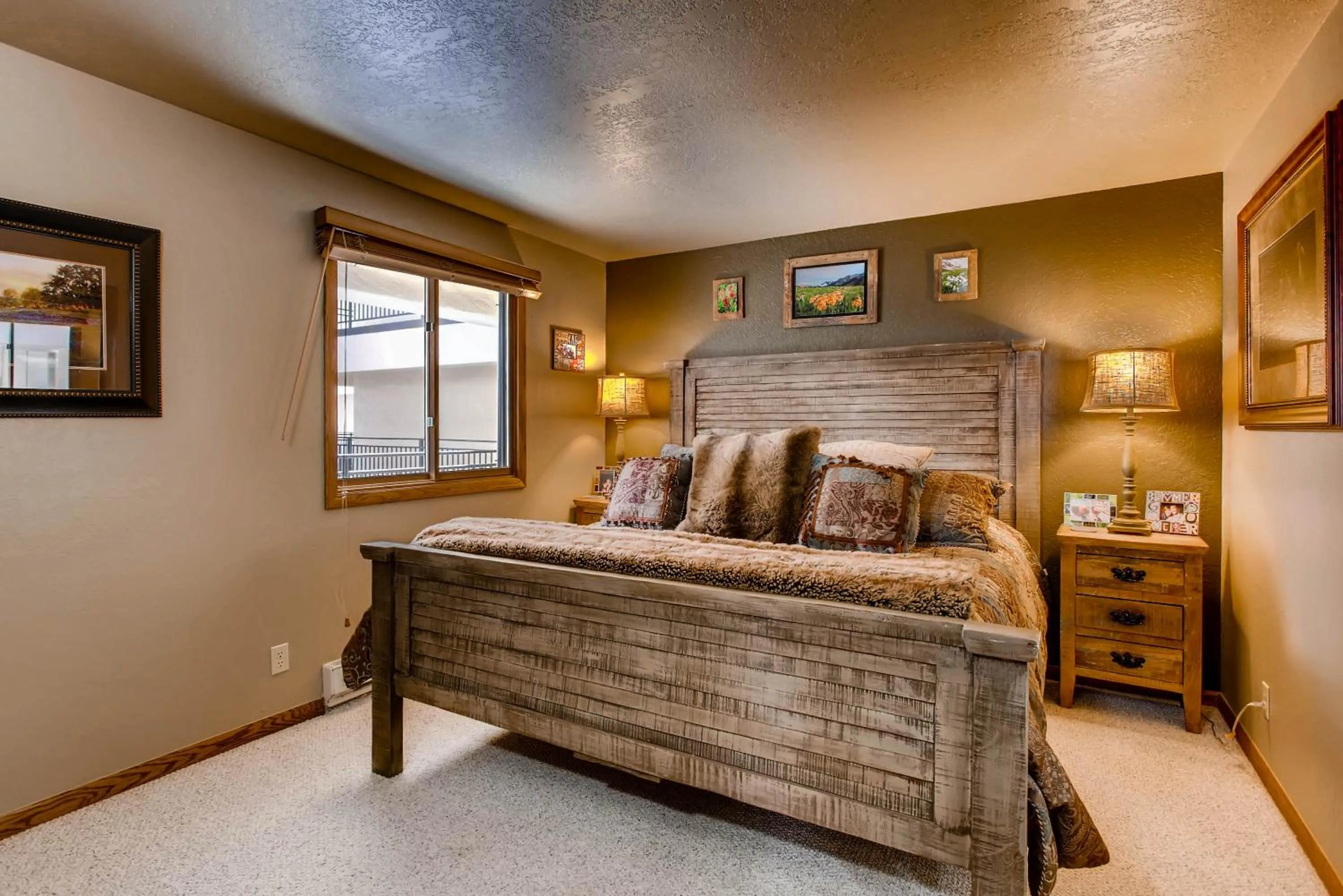 Bed in The Plaza Condominiums, A Vail Resorts Property