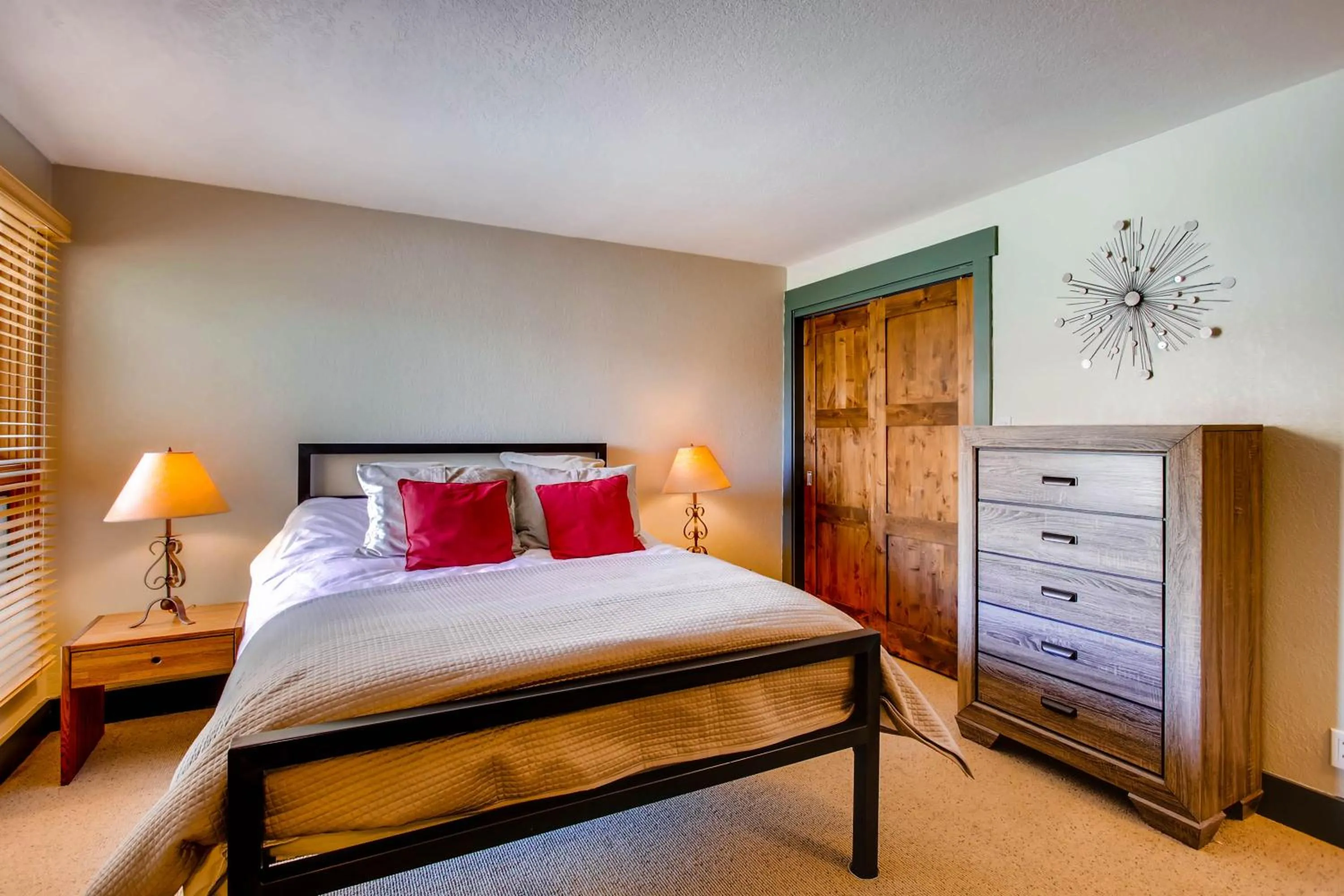 Bed in The Plaza Condominiums, A Vail Resorts Property
