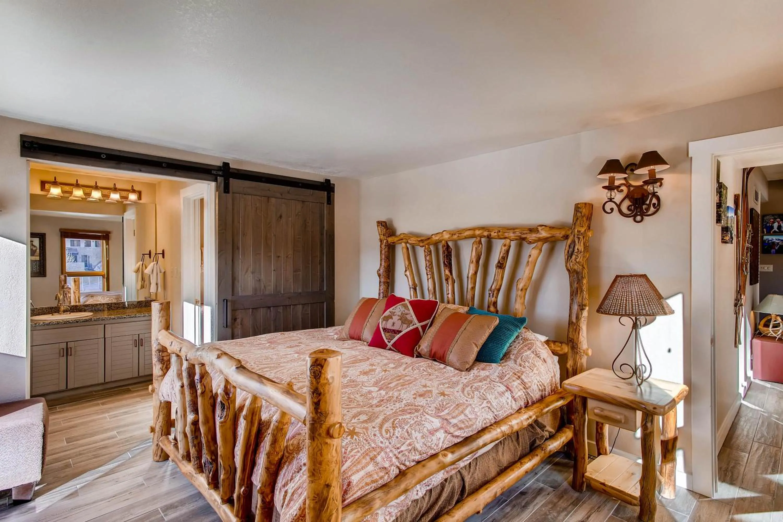 Bed in The Plaza Condominiums, A Vail Resorts Property