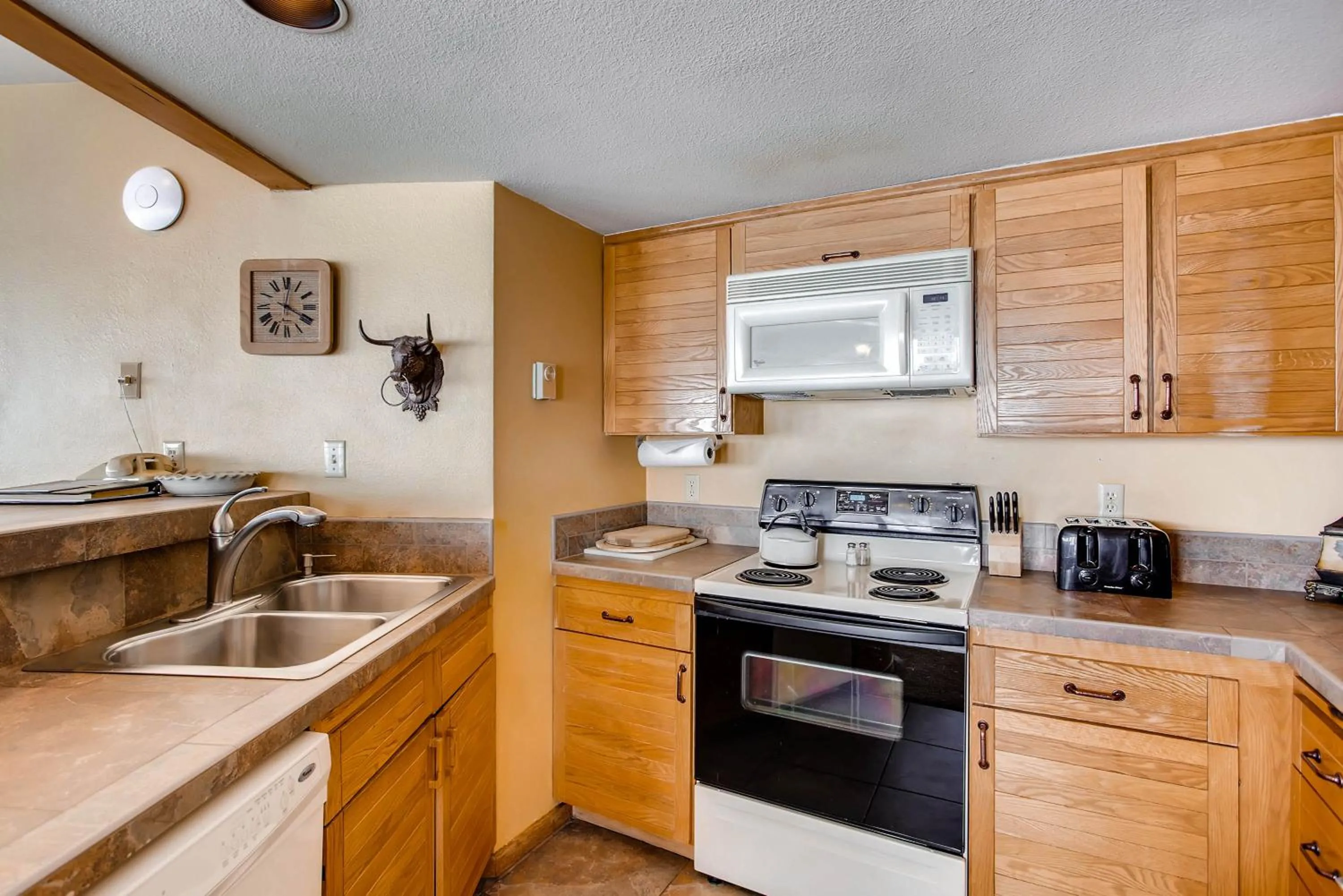 The Plaza Condominiums, A Vail Resorts Property