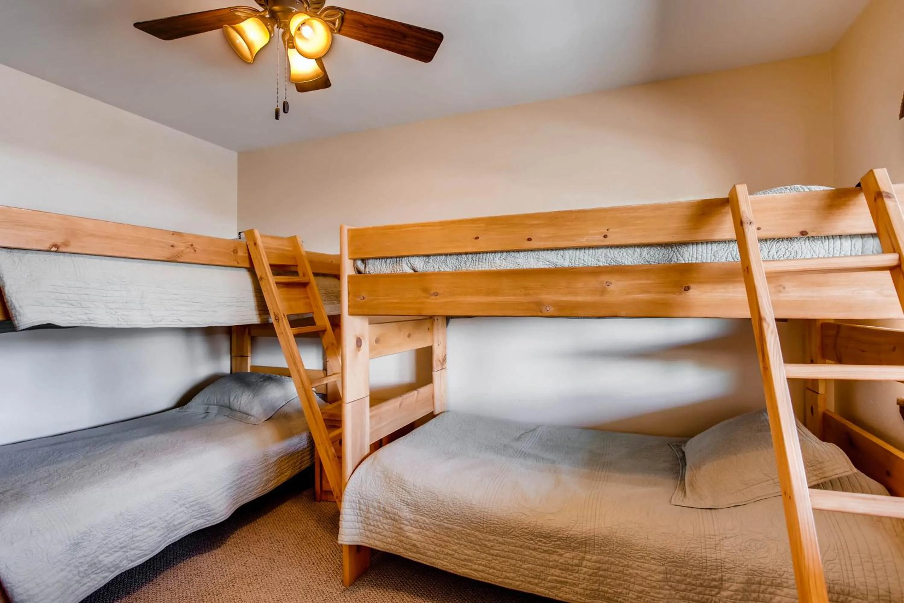 Bed in The Plaza Condominiums, A Vail Resorts Property