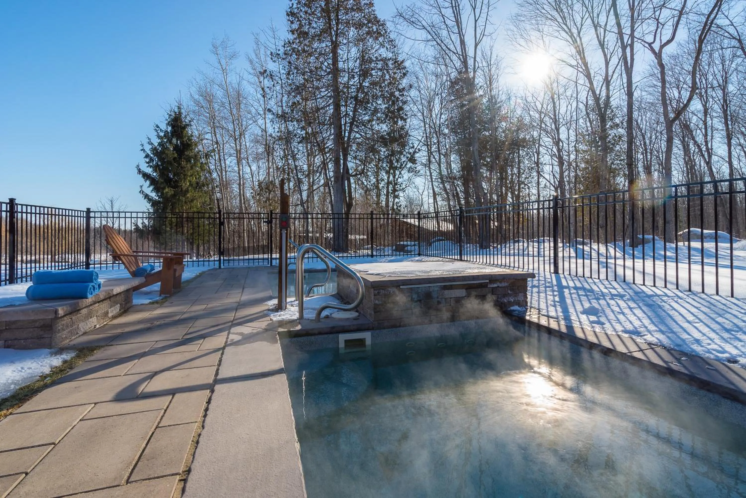 Hot Tub in Auberge des Gallant
