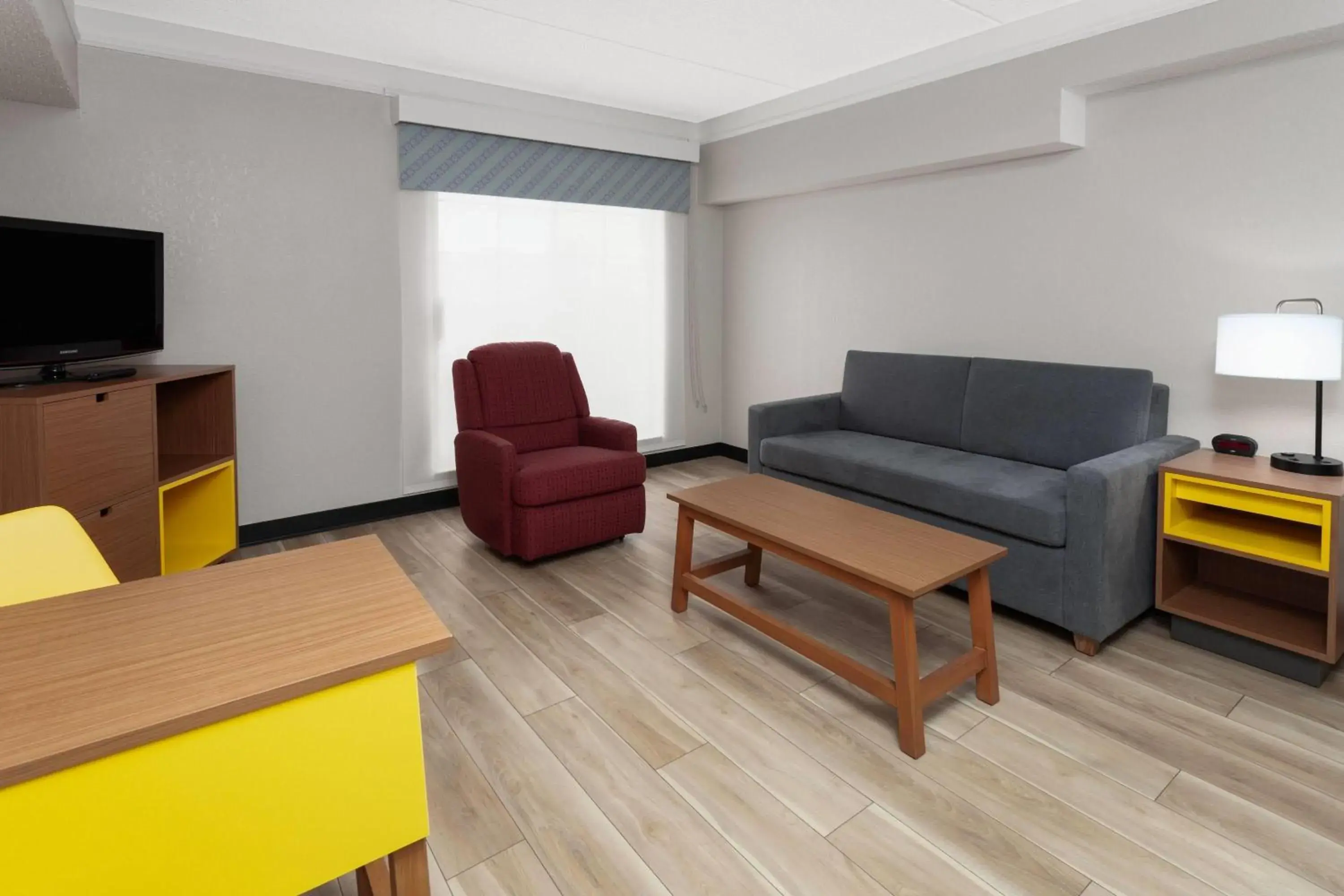 King Suite - Non-Smoking in Days Inn & Suites by Wyndham Arlington Heights King Suite - Non-Smoking in Days Inn & Suites by Wyndham Arlington Heights