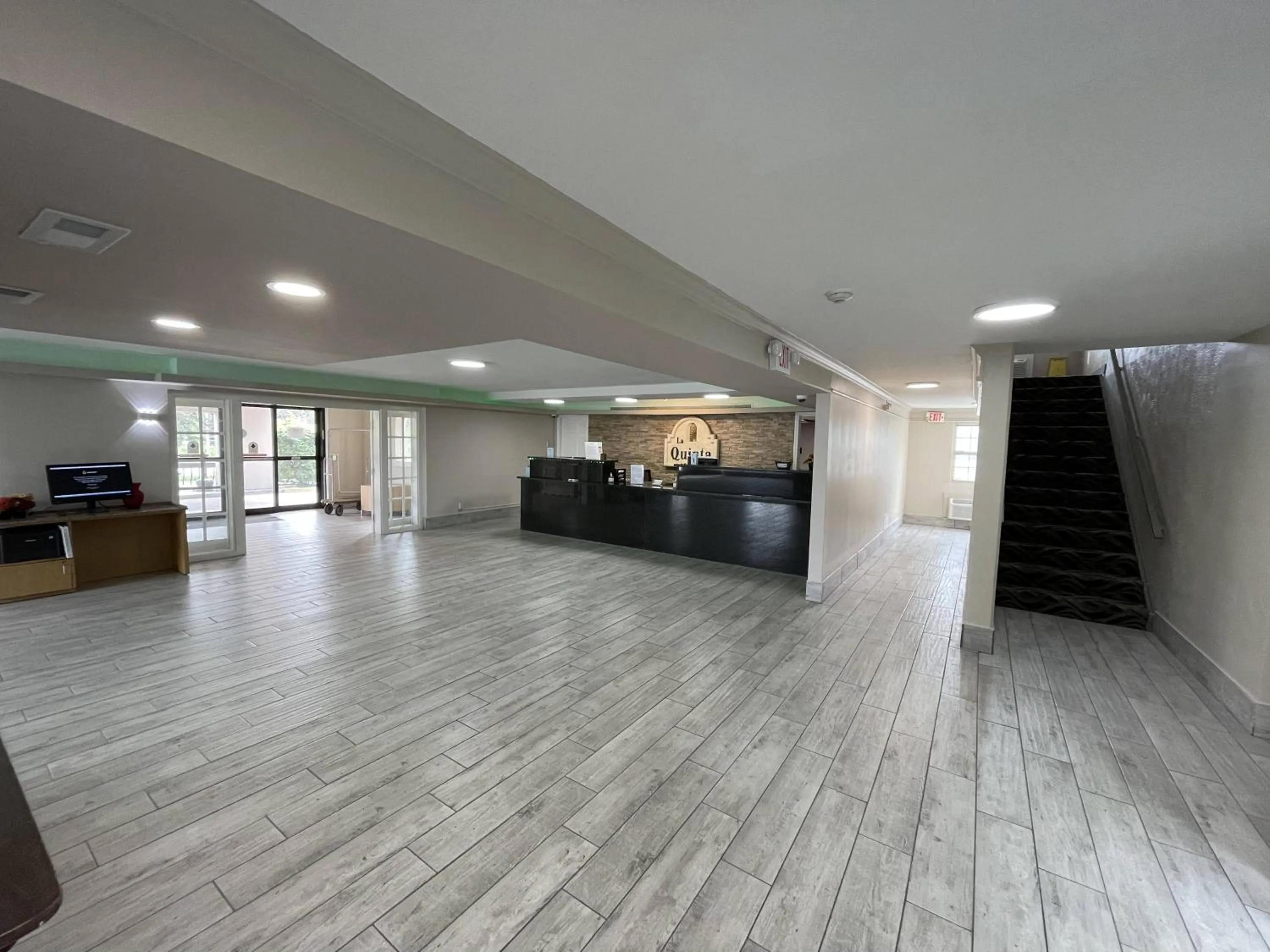 Lobby or reception in La Quinta Inn by Wyndham Indianapolis Airport Lynhurst