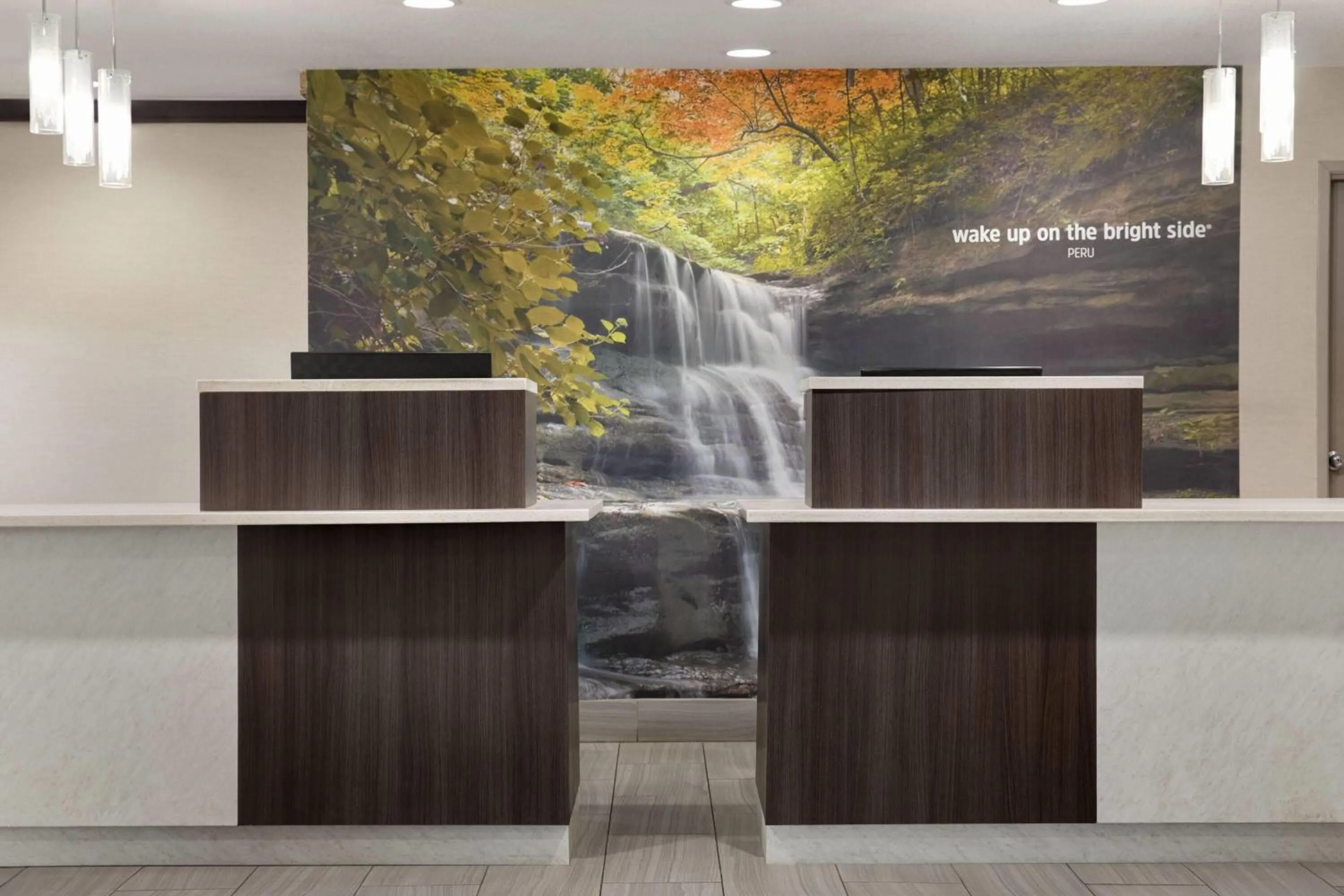 Lobby or reception in La Quinta Inn & Suites by Wyndham Peru Starved Rock St Park