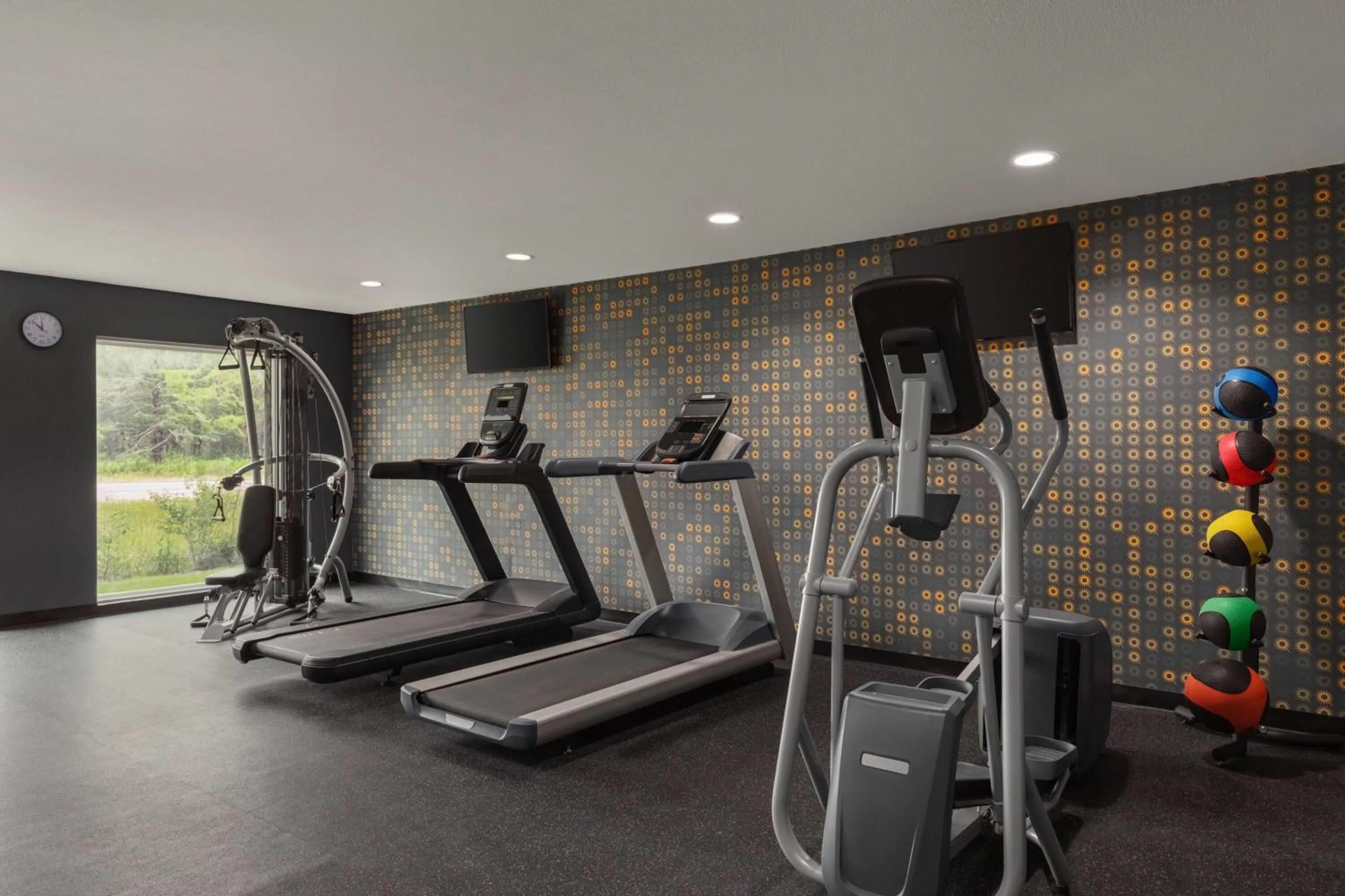 Fitness centre/facilities in La Quinta Inn & Suites by Wyndham Peru Starved Rock St Park