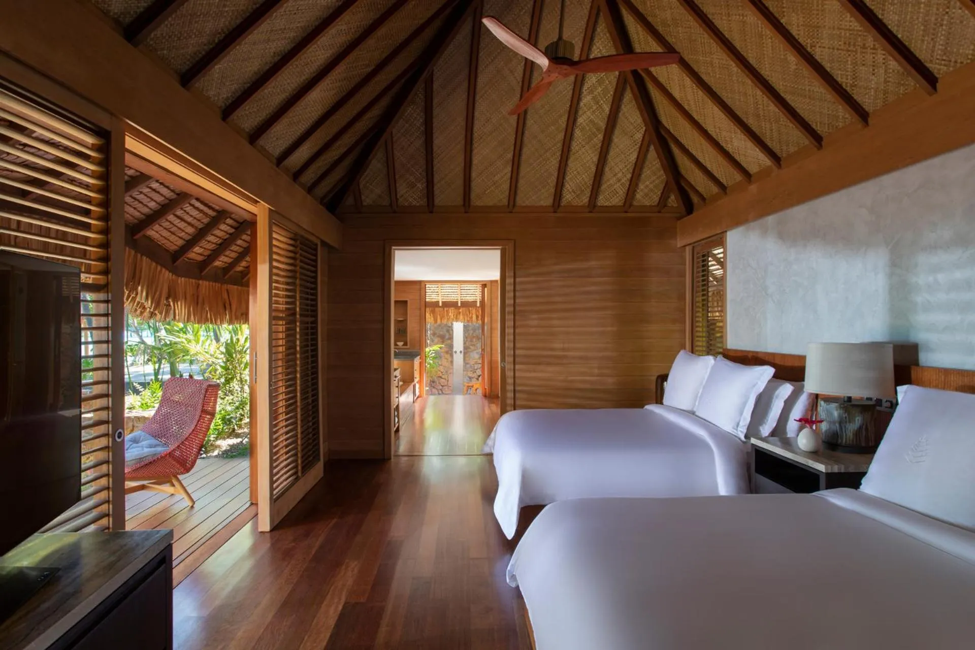Bedroom, Bed in Four Seasons Resort Bora Bora