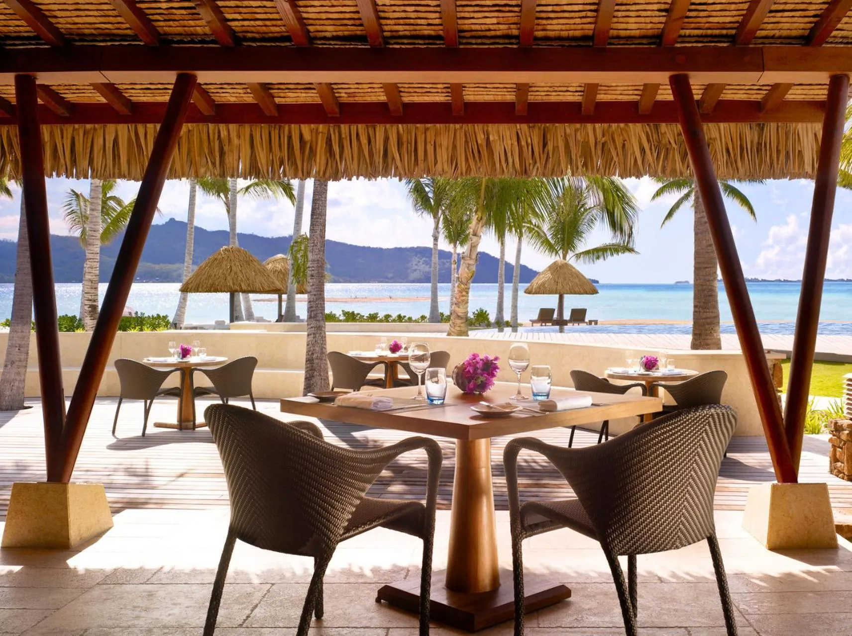 Restaurant/places to eat in Four Seasons Resort Bora Bora