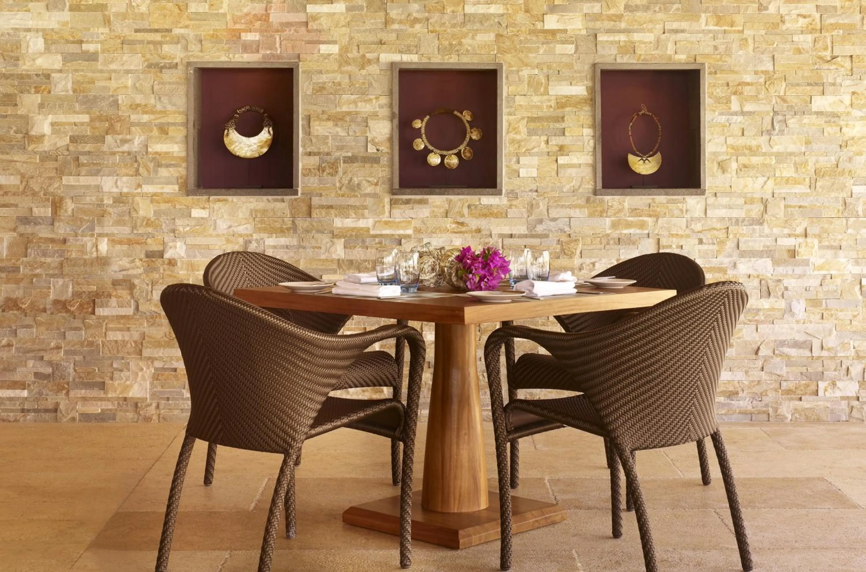 Restaurant/places to eat in Four Seasons Resort Bora Bora