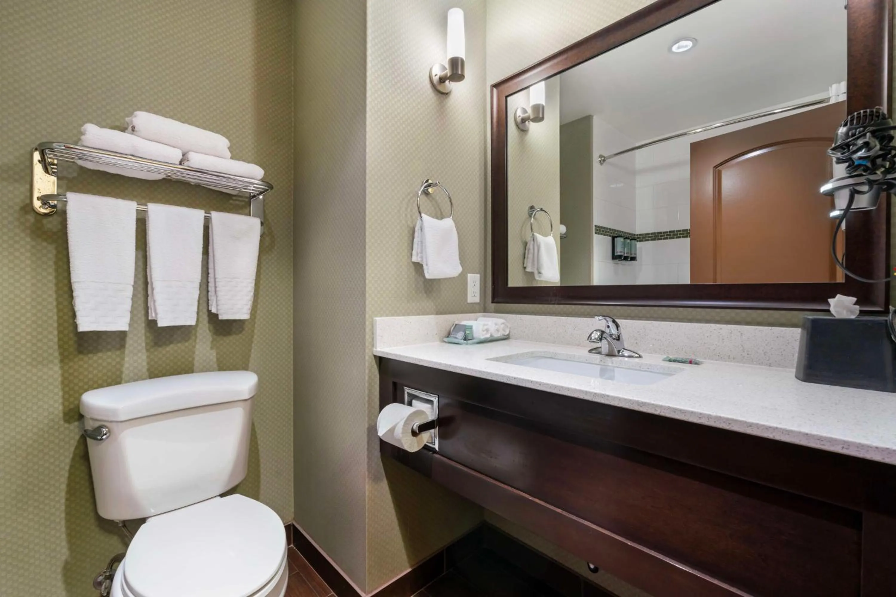 Bathroom in Best Western Pacific Inn