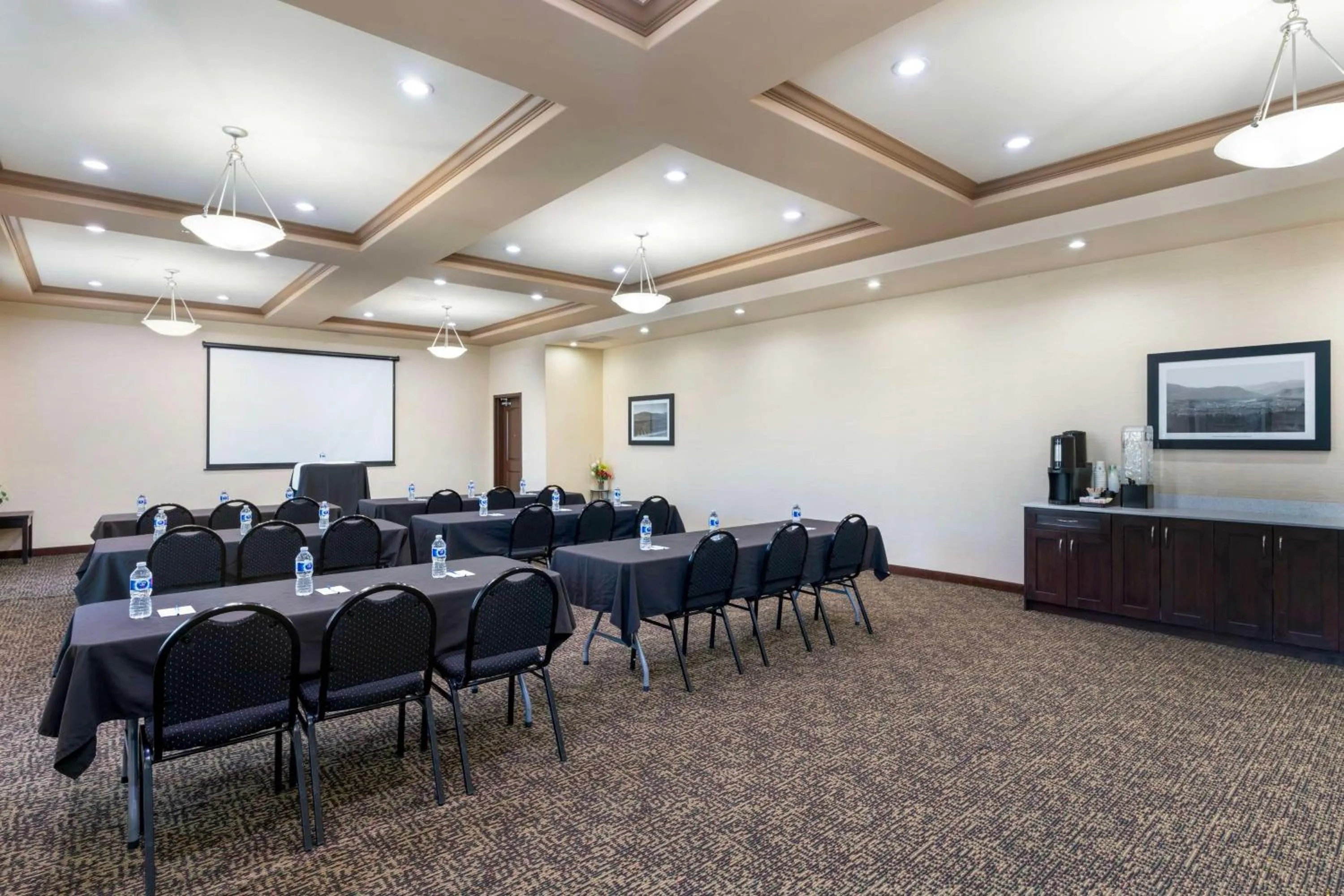 Meeting/conference room in Best Western Pacific Inn