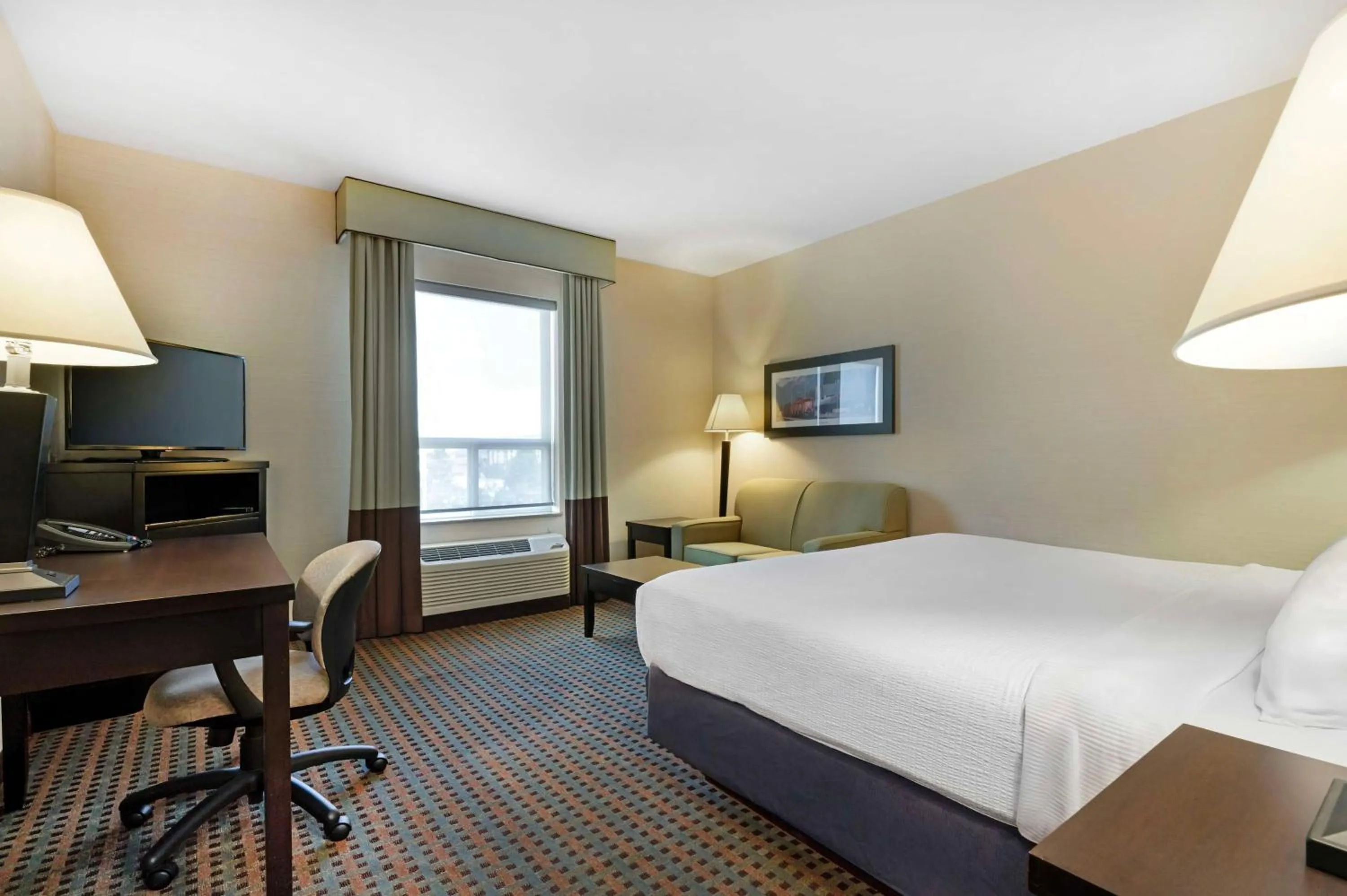 Bedroom, Bed in Best Western Pacific Inn