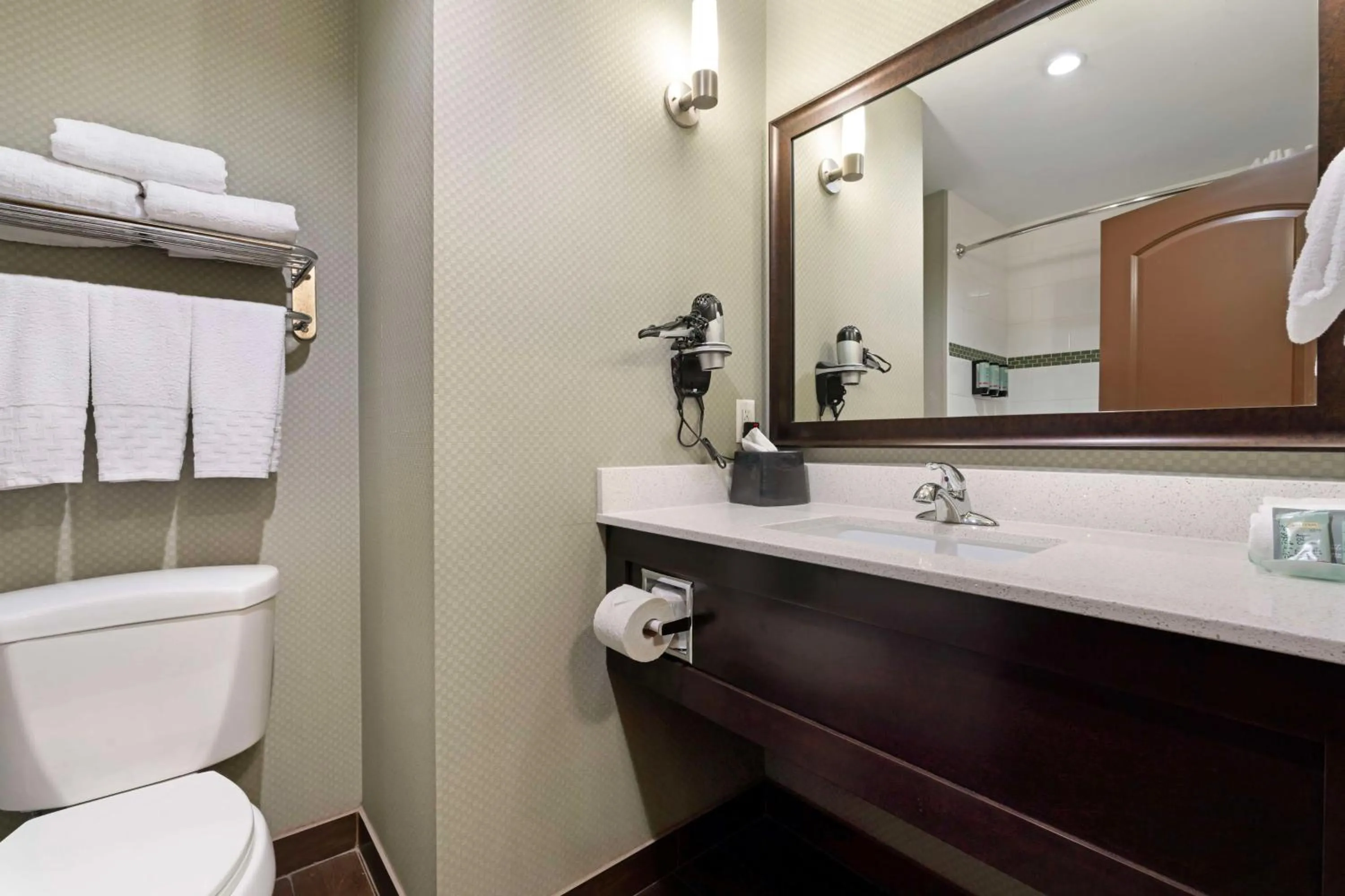 Bathroom in Best Western Pacific Inn