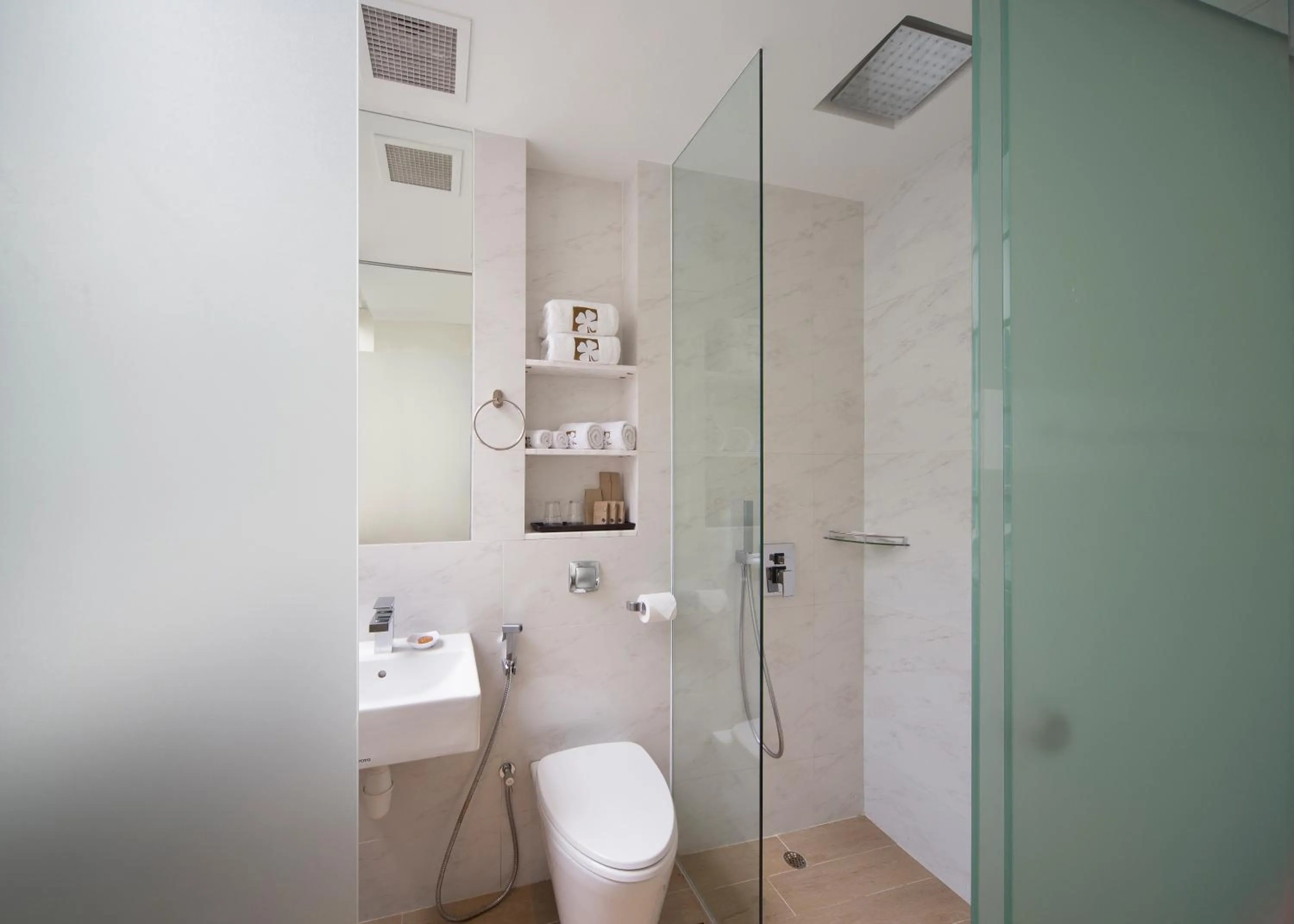 Shower in Hotel Clover 769 North Bridge Road