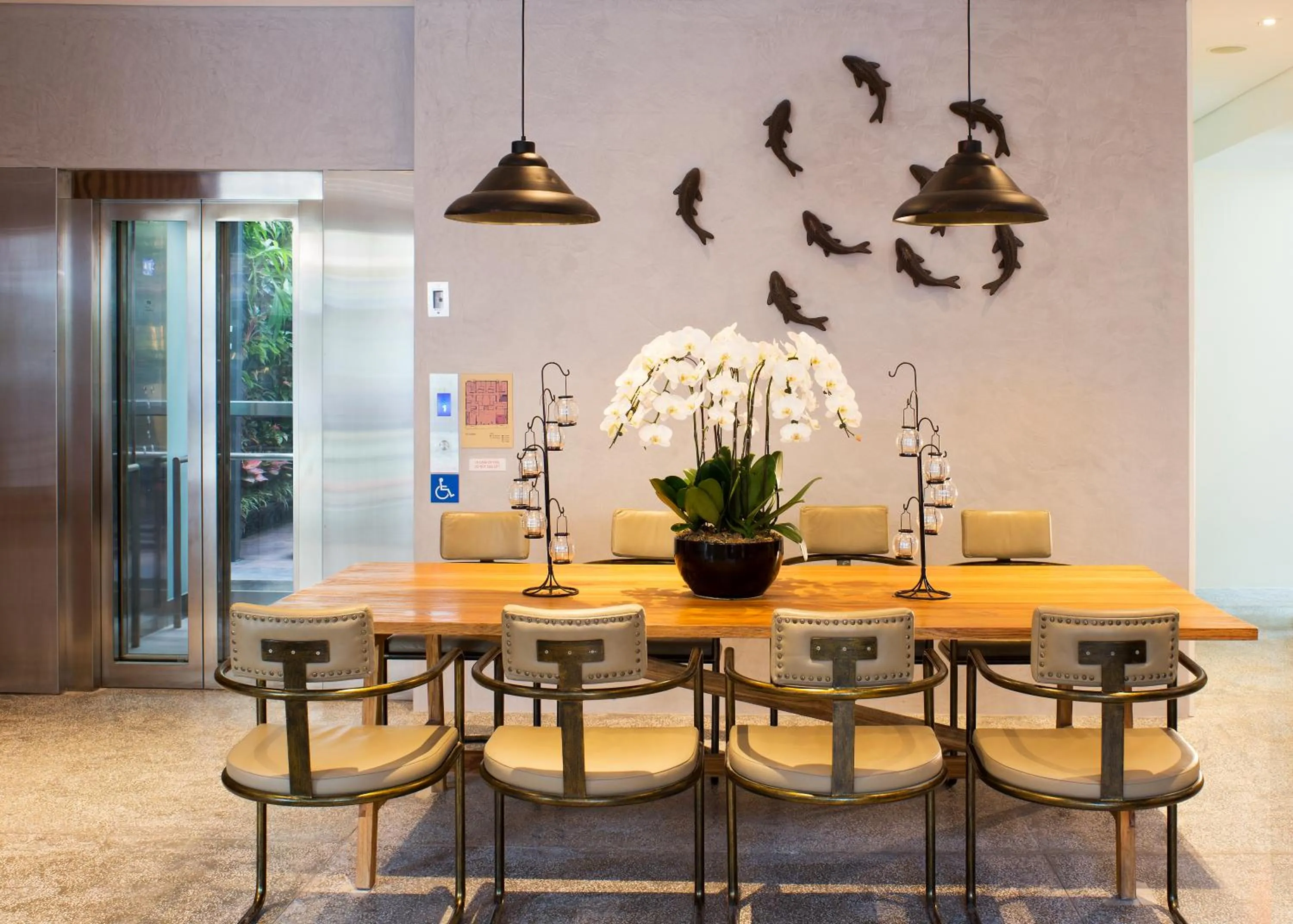 Communal lounge/ TV room in Hotel Clover 769 North Bridge Road