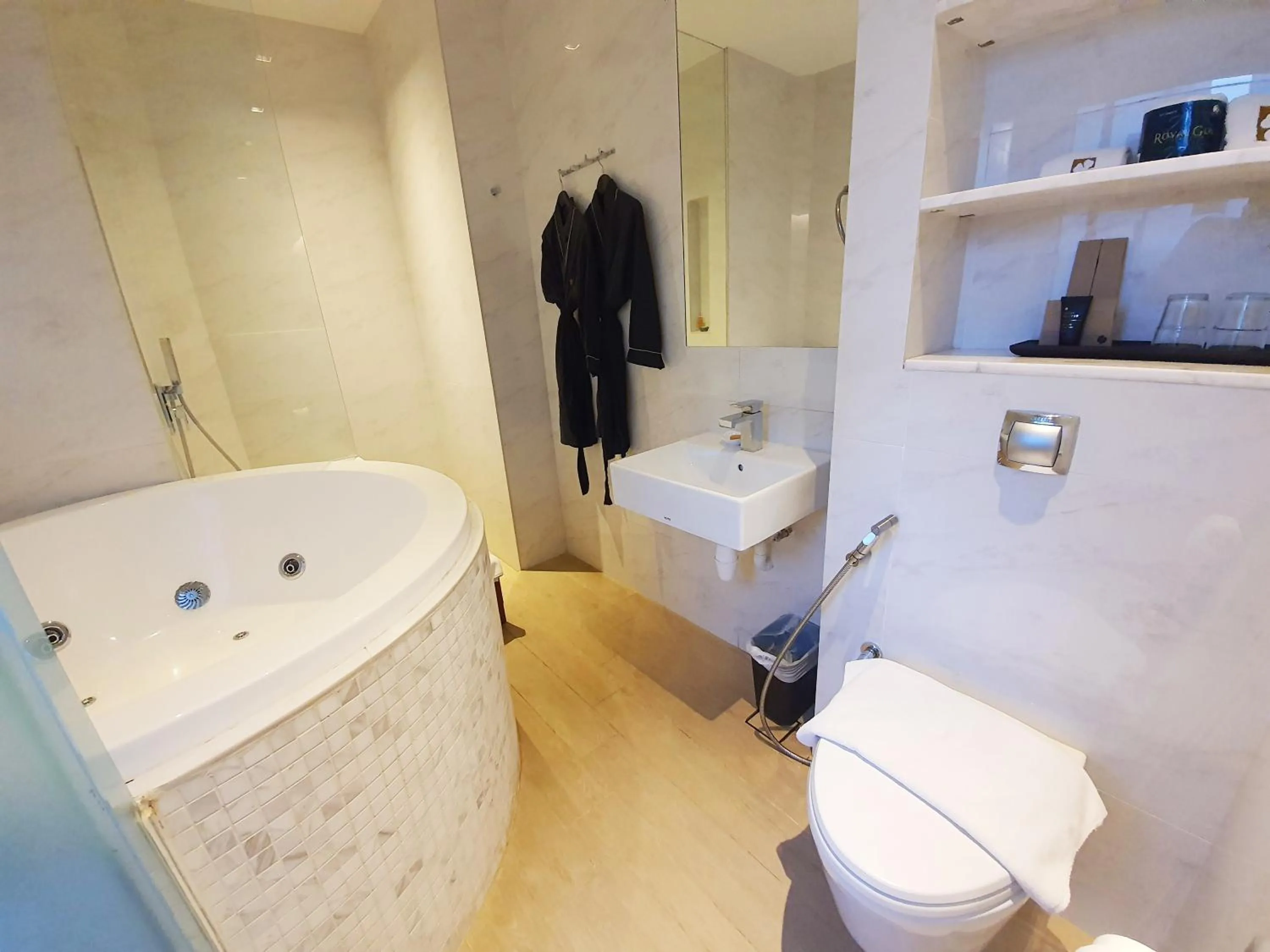 Toilet in Hotel Clover 769 North Bridge Road