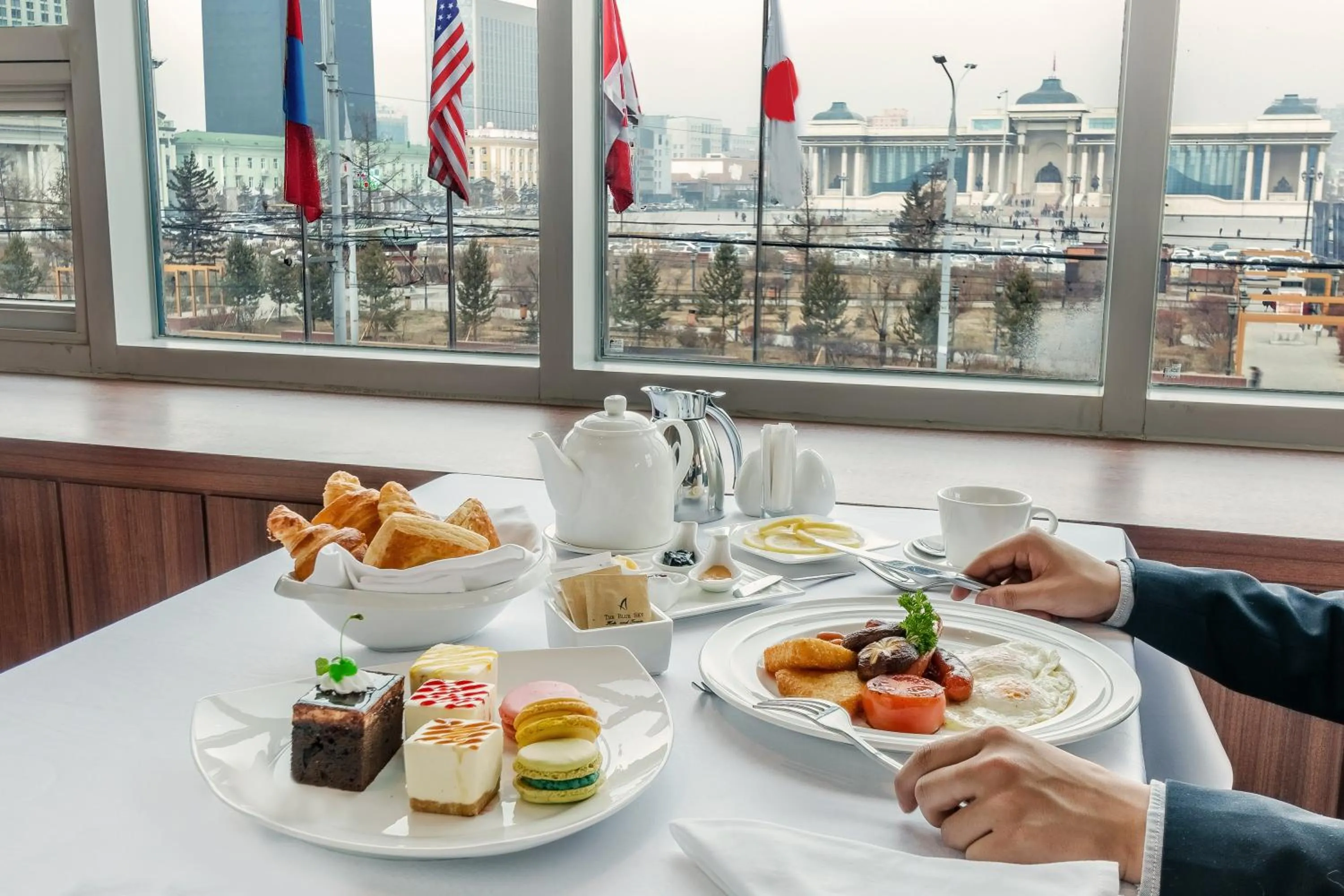 Restaurant/places to eat in The Blue Sky Hotel and Tower