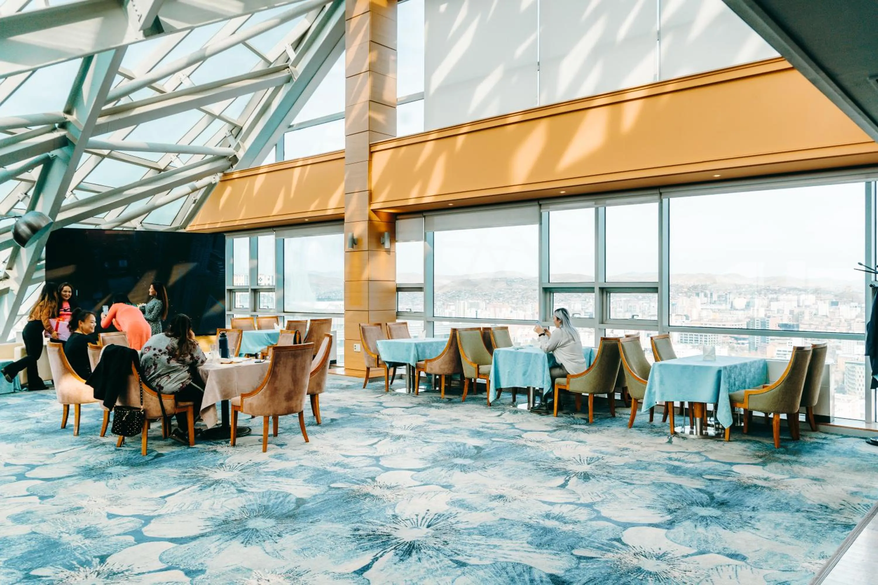 Restaurant/places to eat in The Blue Sky Hotel and Tower