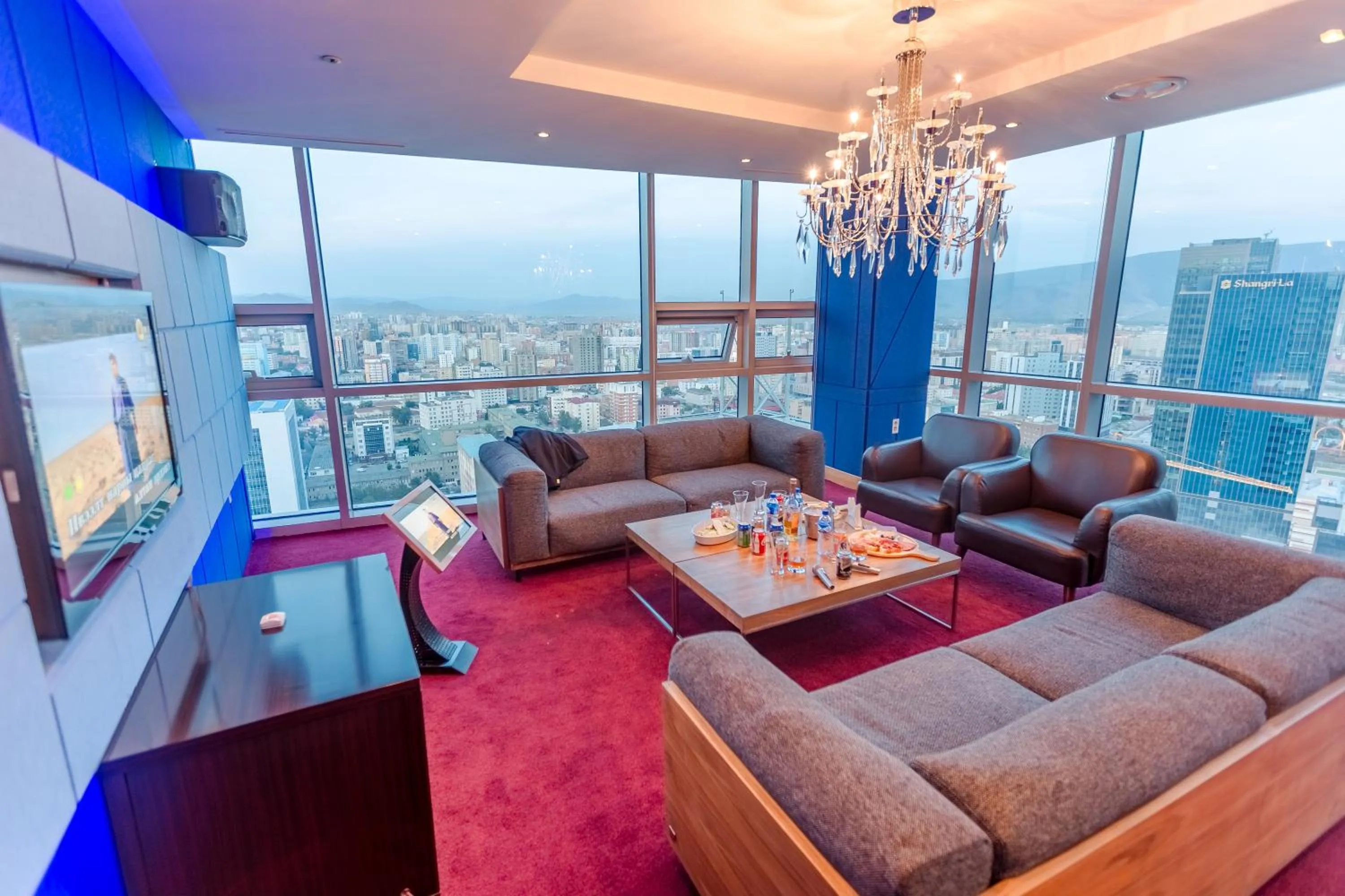 Restaurant/places to eat in The Blue Sky Hotel and Tower