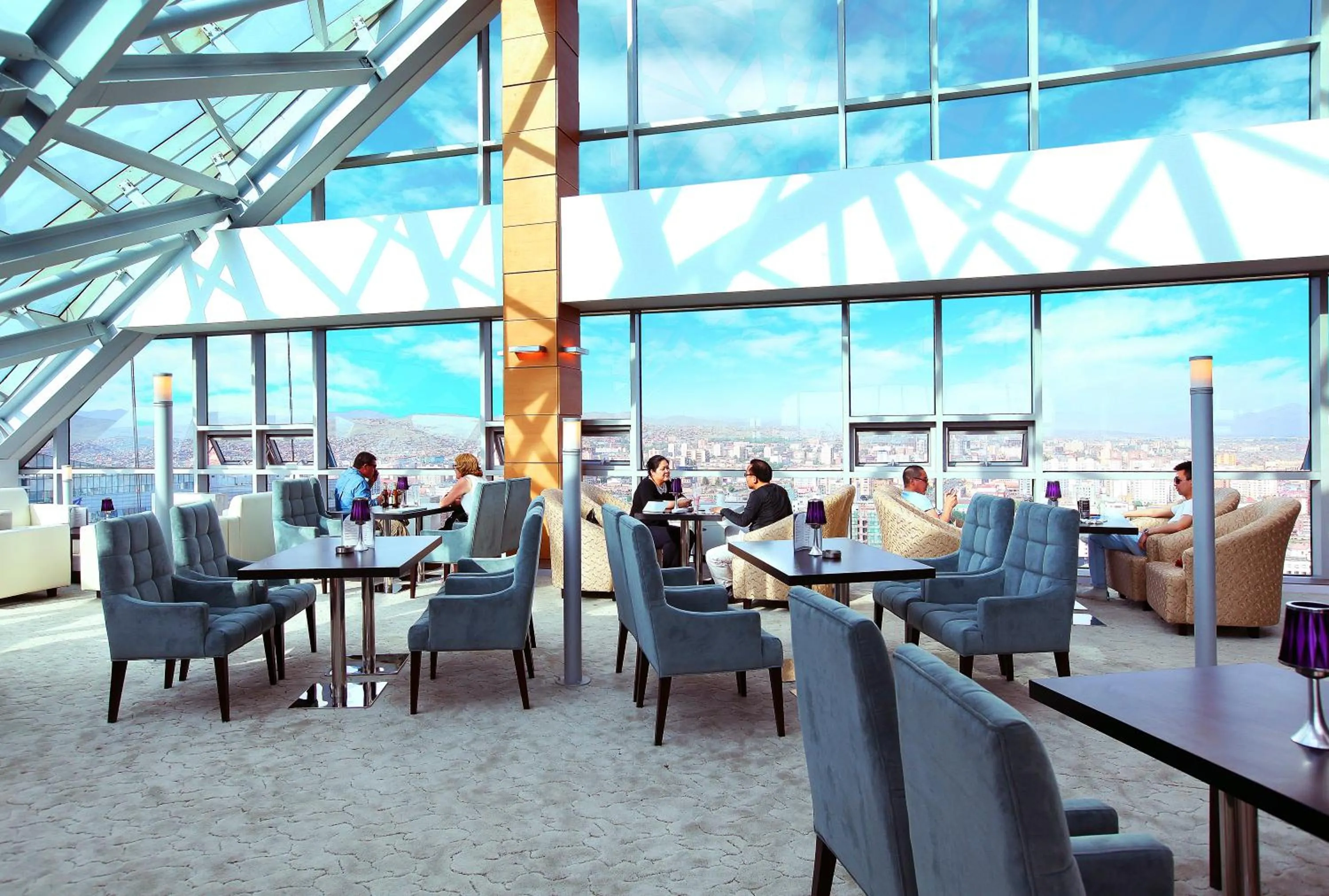 Restaurant/places to eat in The Blue Sky Hotel and Tower