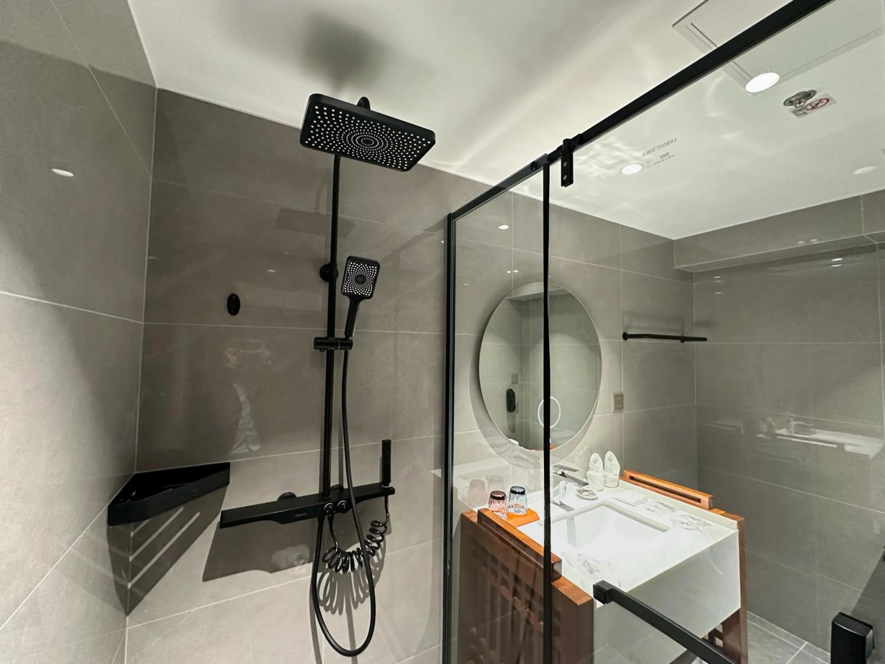 Shower in Mason Hotel