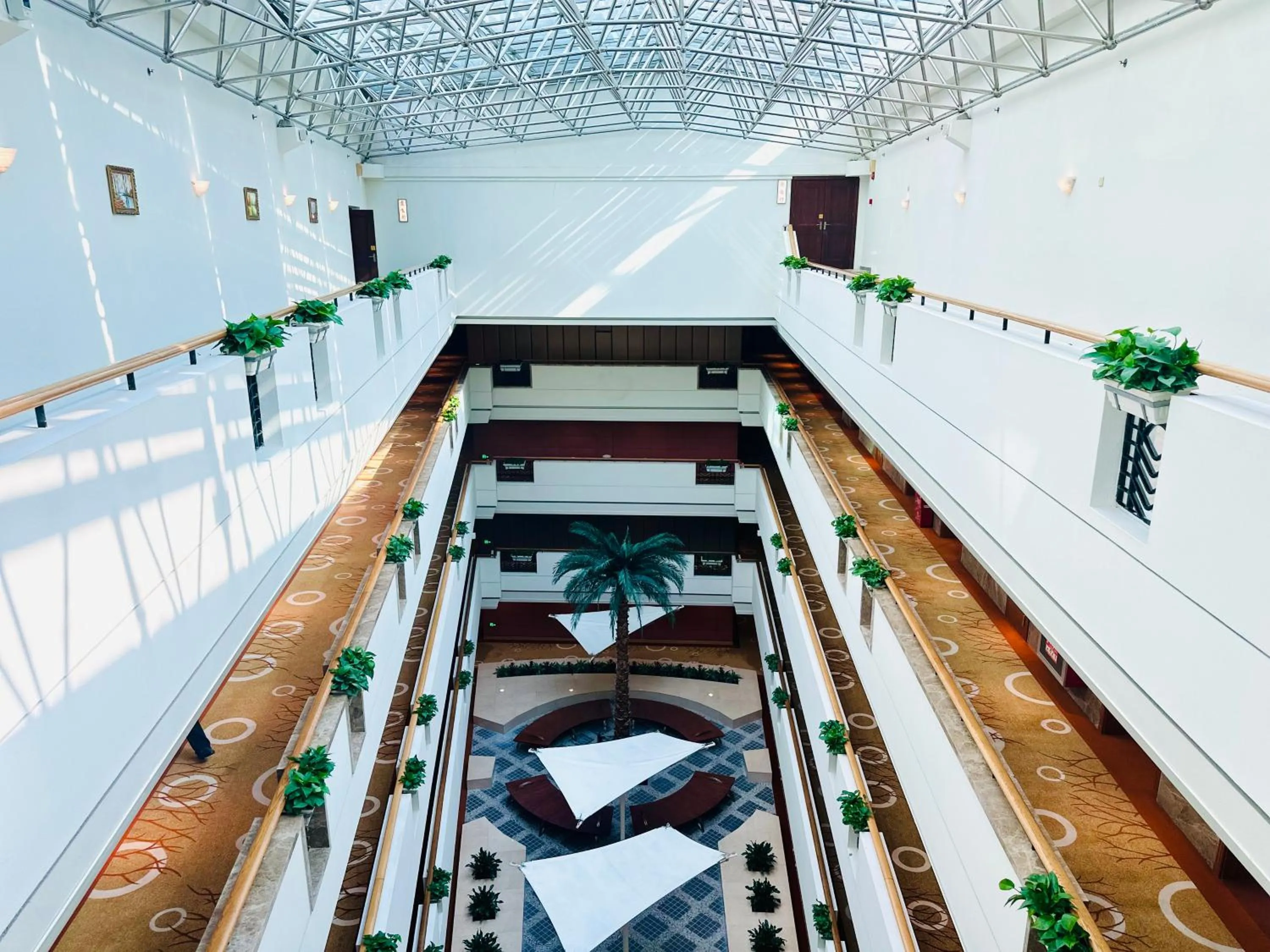 Seating area, Bed in Mason Hotel