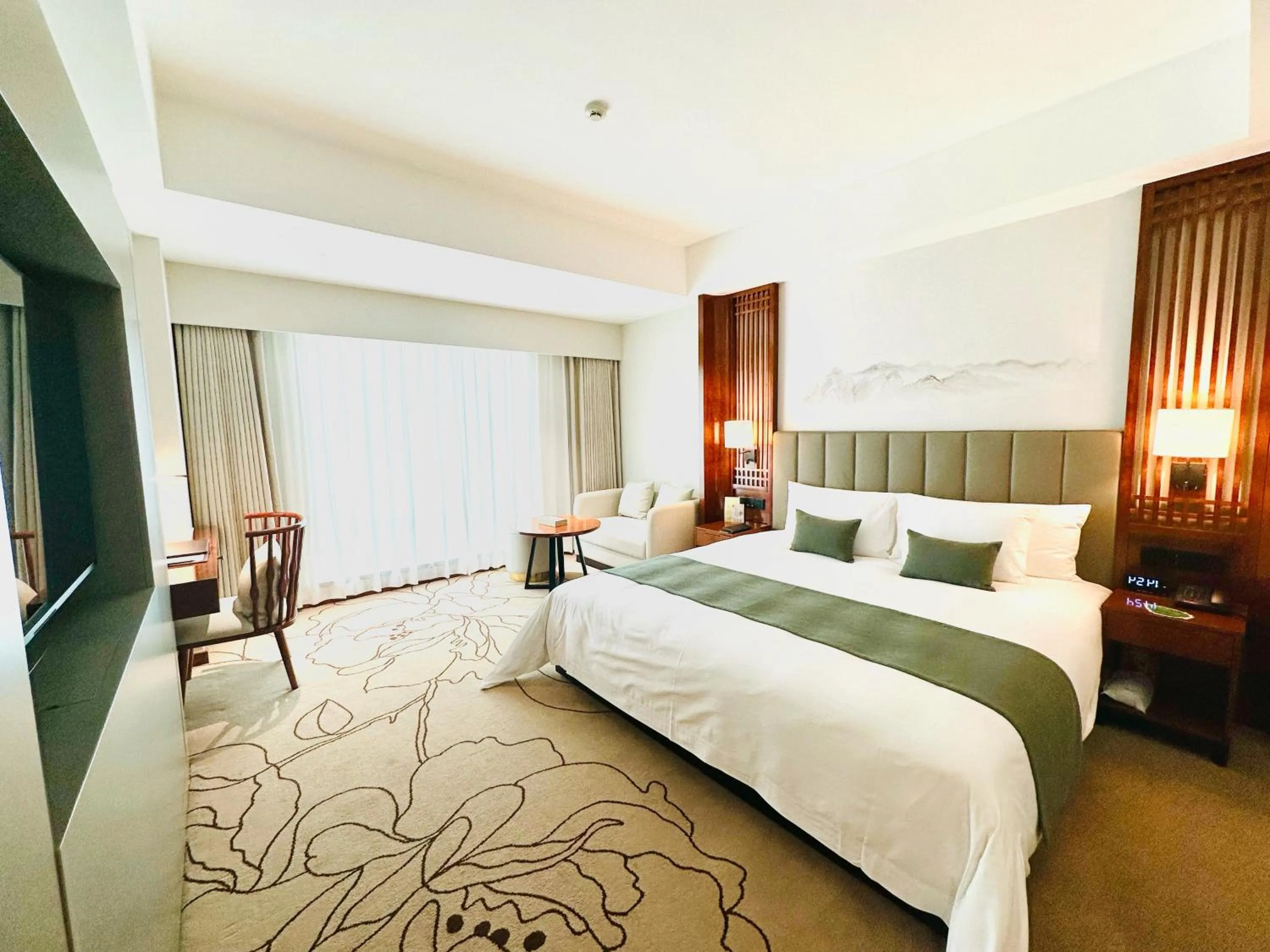 Bedroom, Bed in Mason Hotel