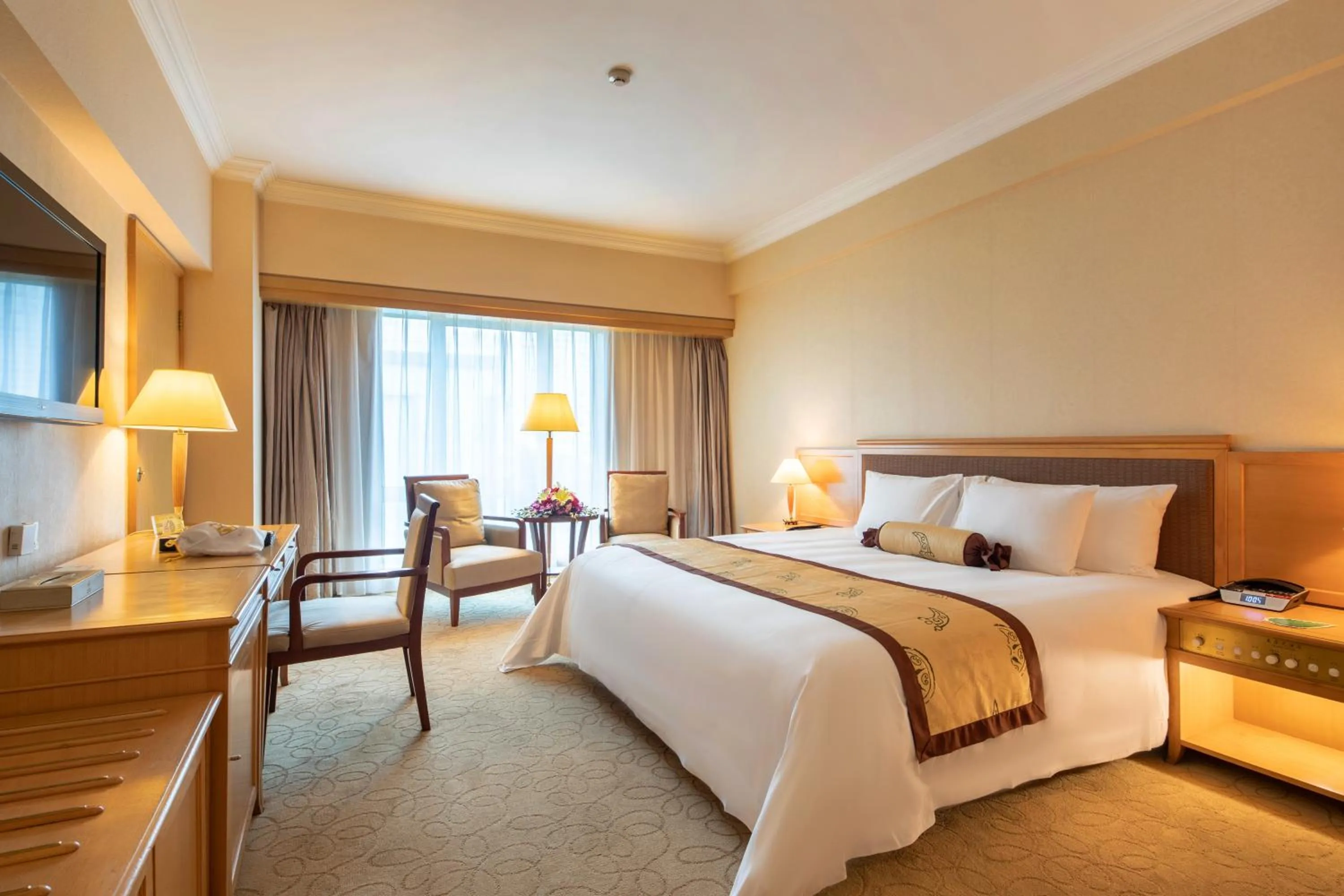 Bedroom, Bed in Mason Hotel