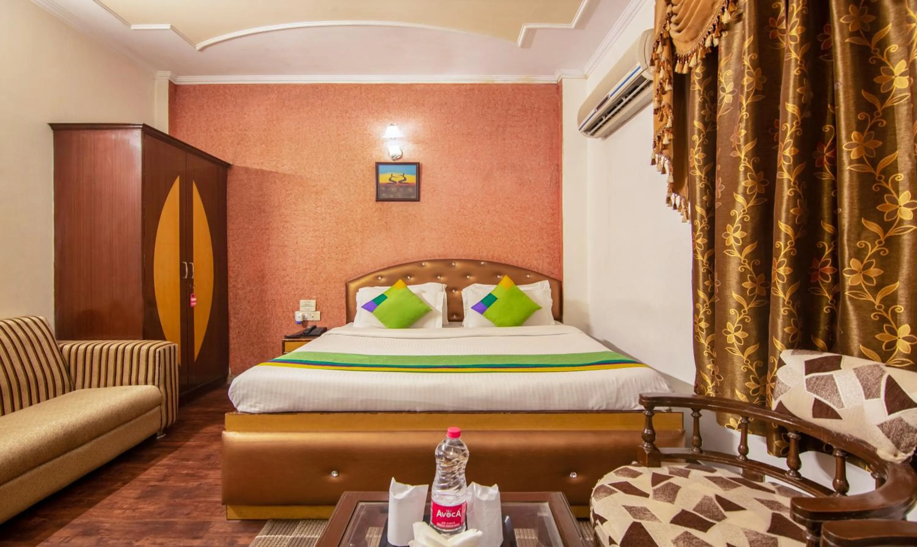 Bedroom, Bed in Treebo Paras International