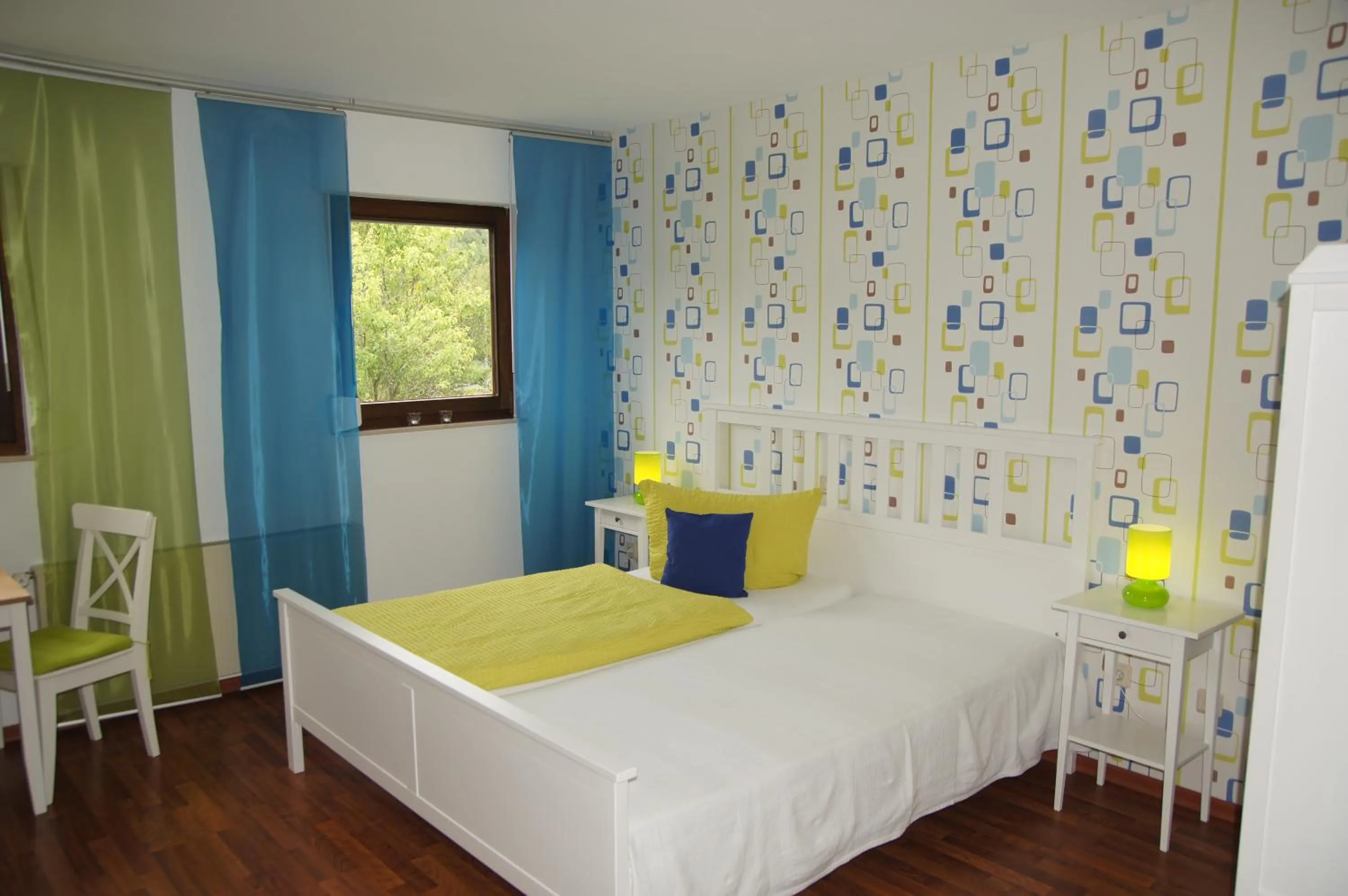 Photo of the whole room, Bed in Gasthof Schumacher Hotel garni