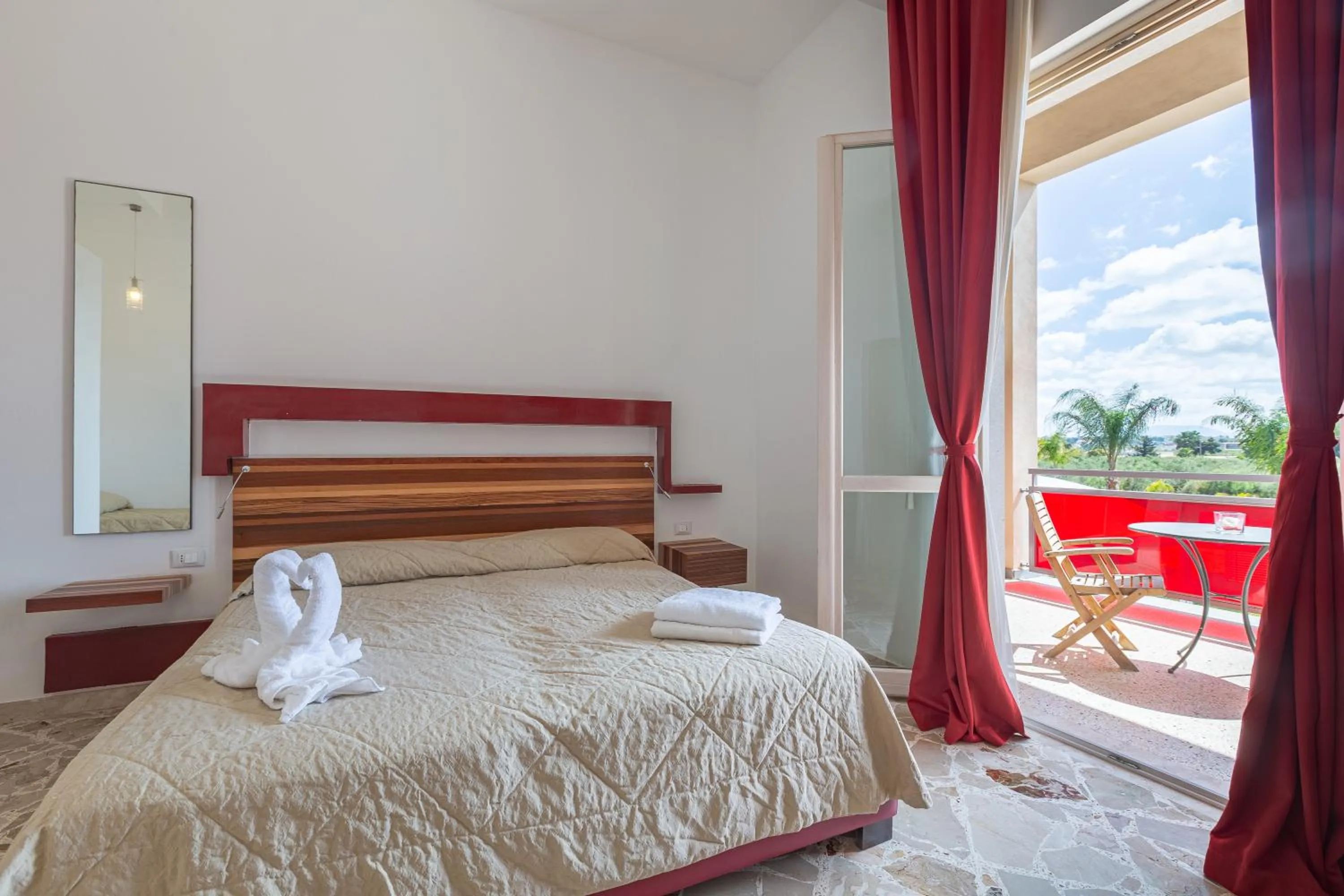 Patio, Bed in diVino Hotel