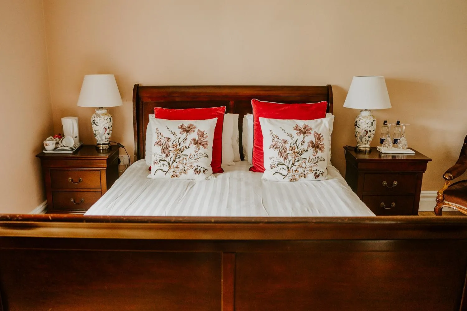 Bed in Abbeyview House B&B and Glamping