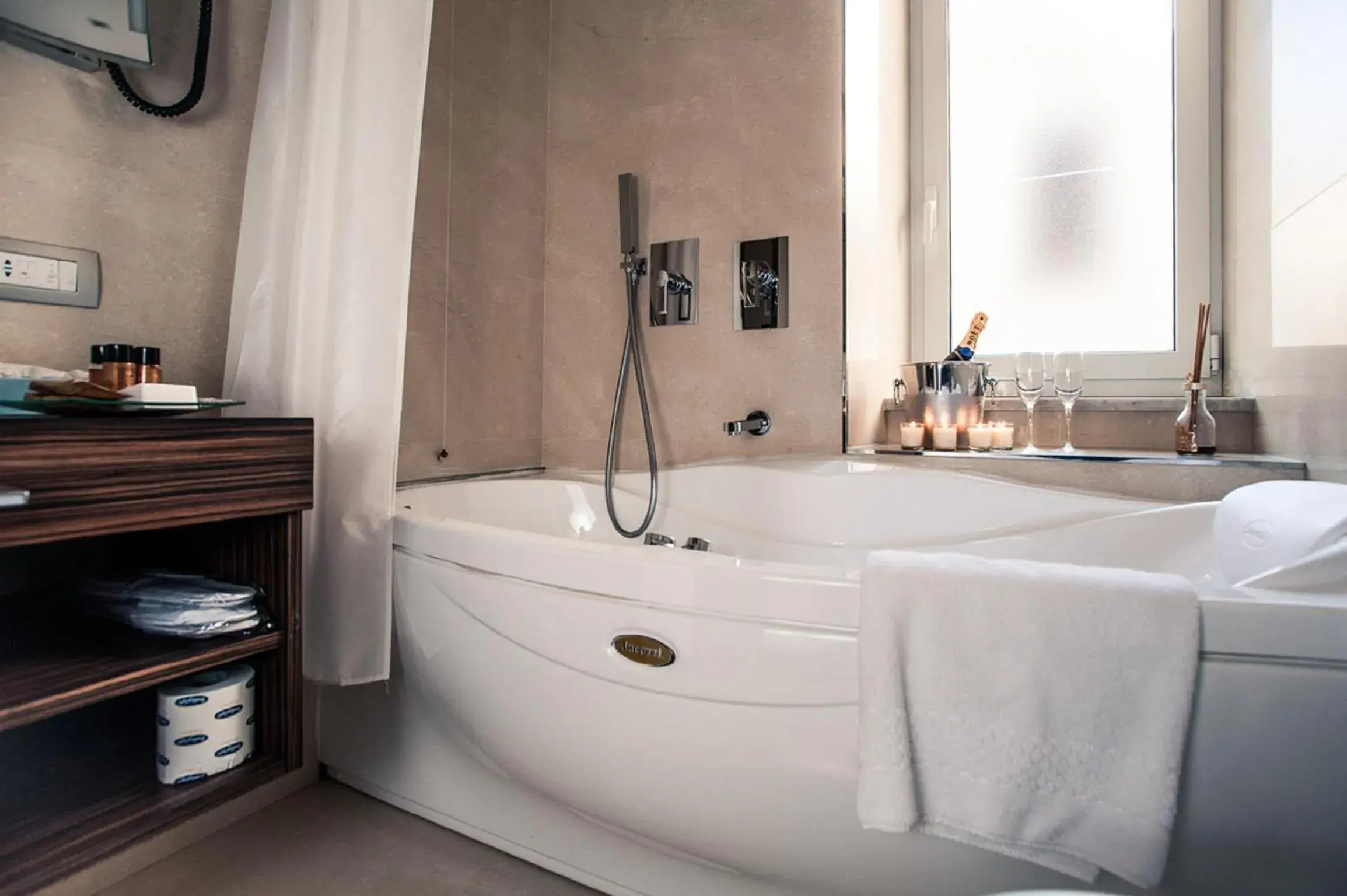 Deluxe Double Room in Maison Candia Luxury House Deluxe Double Room in Maison Candia Luxury House