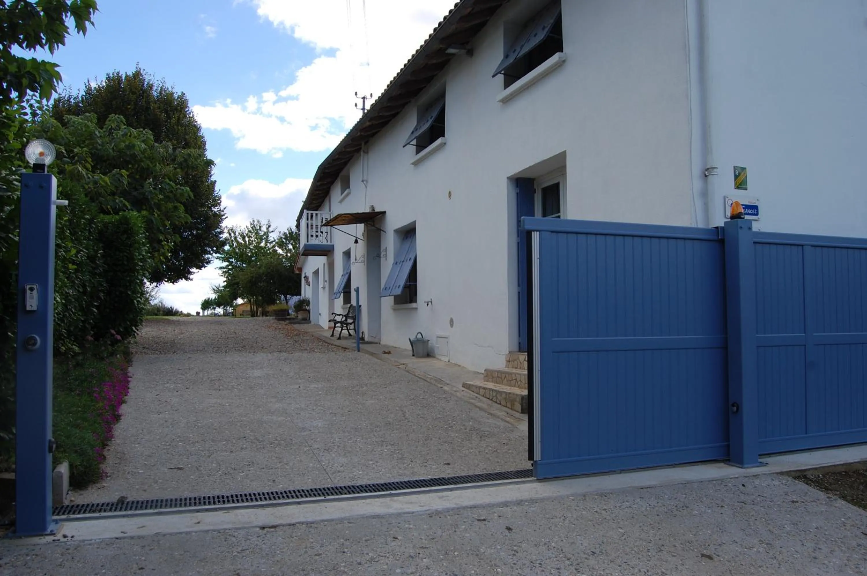 Facade/entrance in Douce France 82