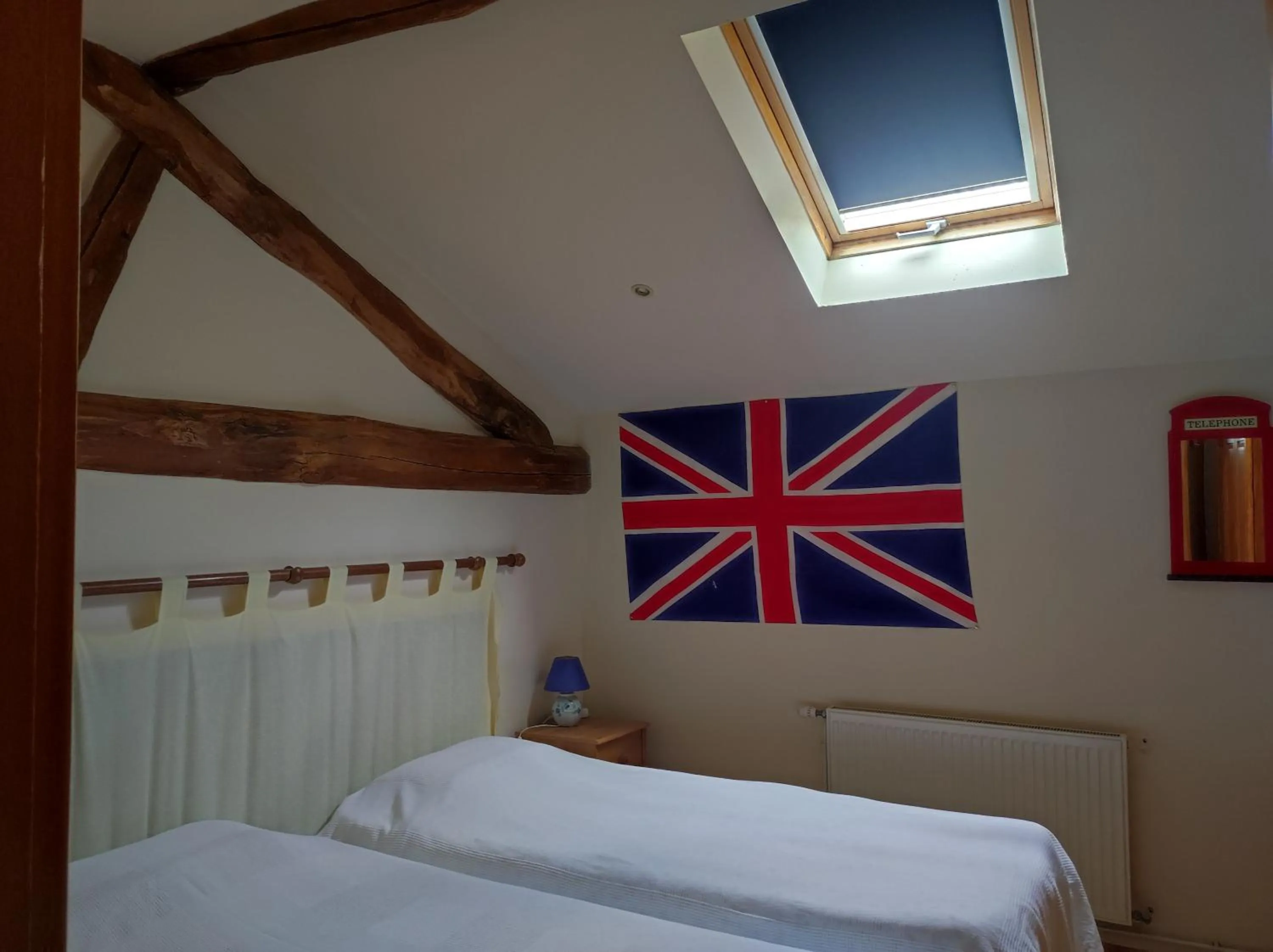 Bed in Douce France 82