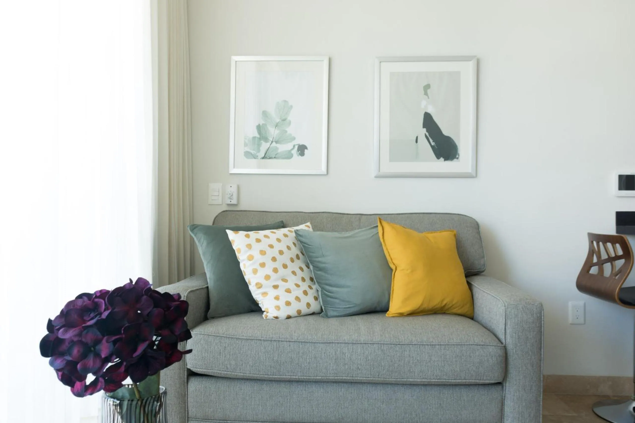 Communal lounge/ TV room in Tropic Playa Apartments