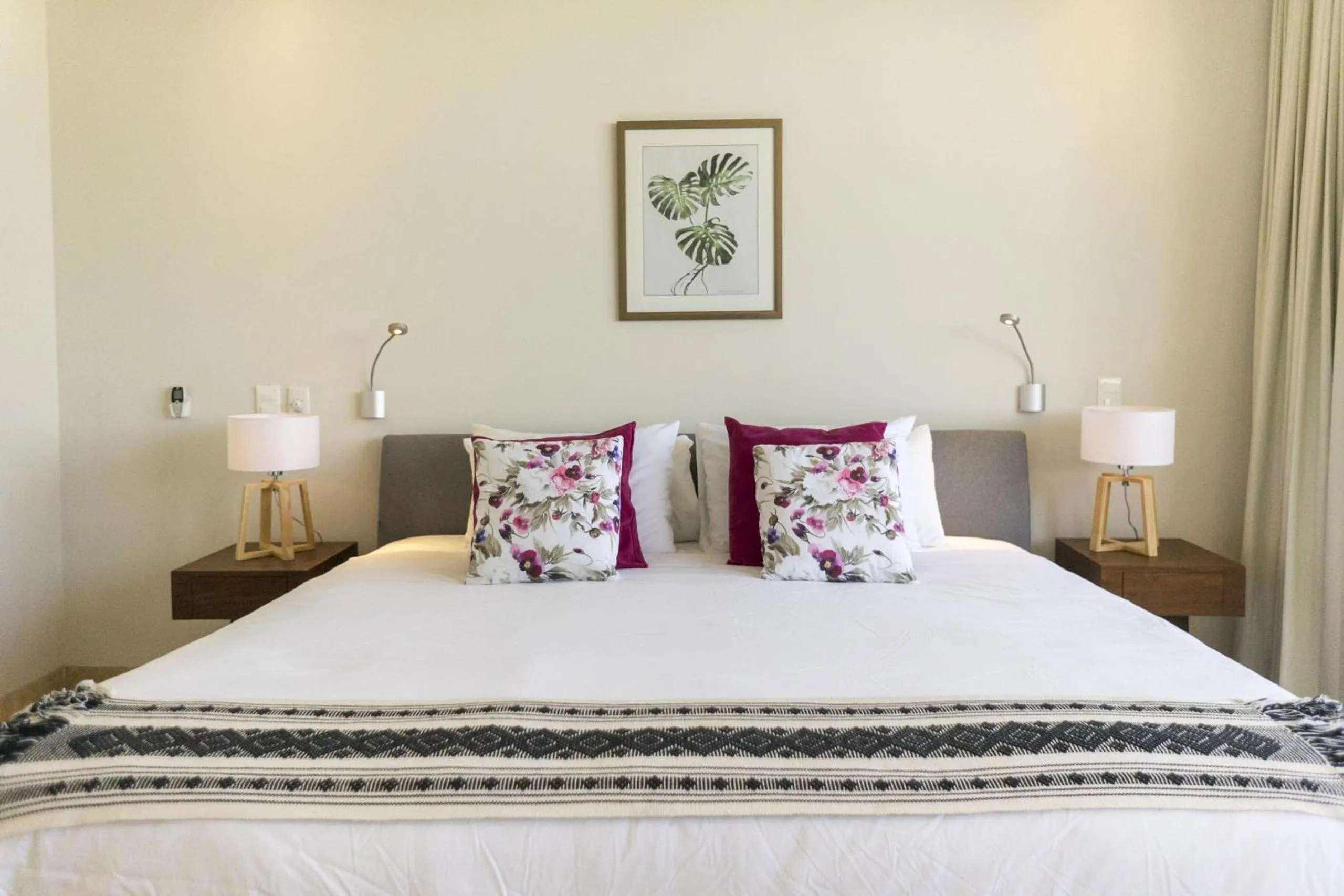 Bed in Tropic Playa Apartments