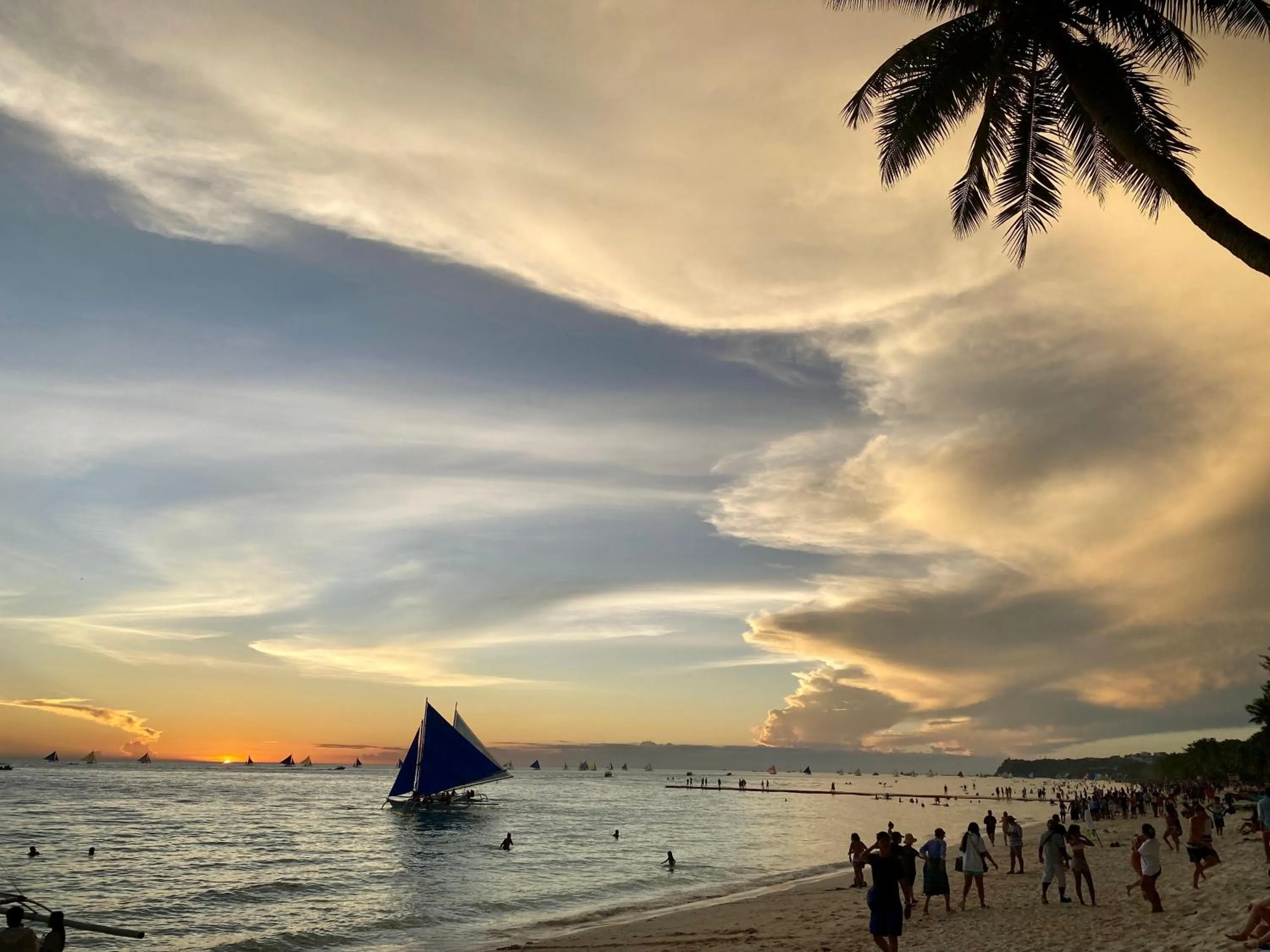 Beach in Gracias Inn Boracay