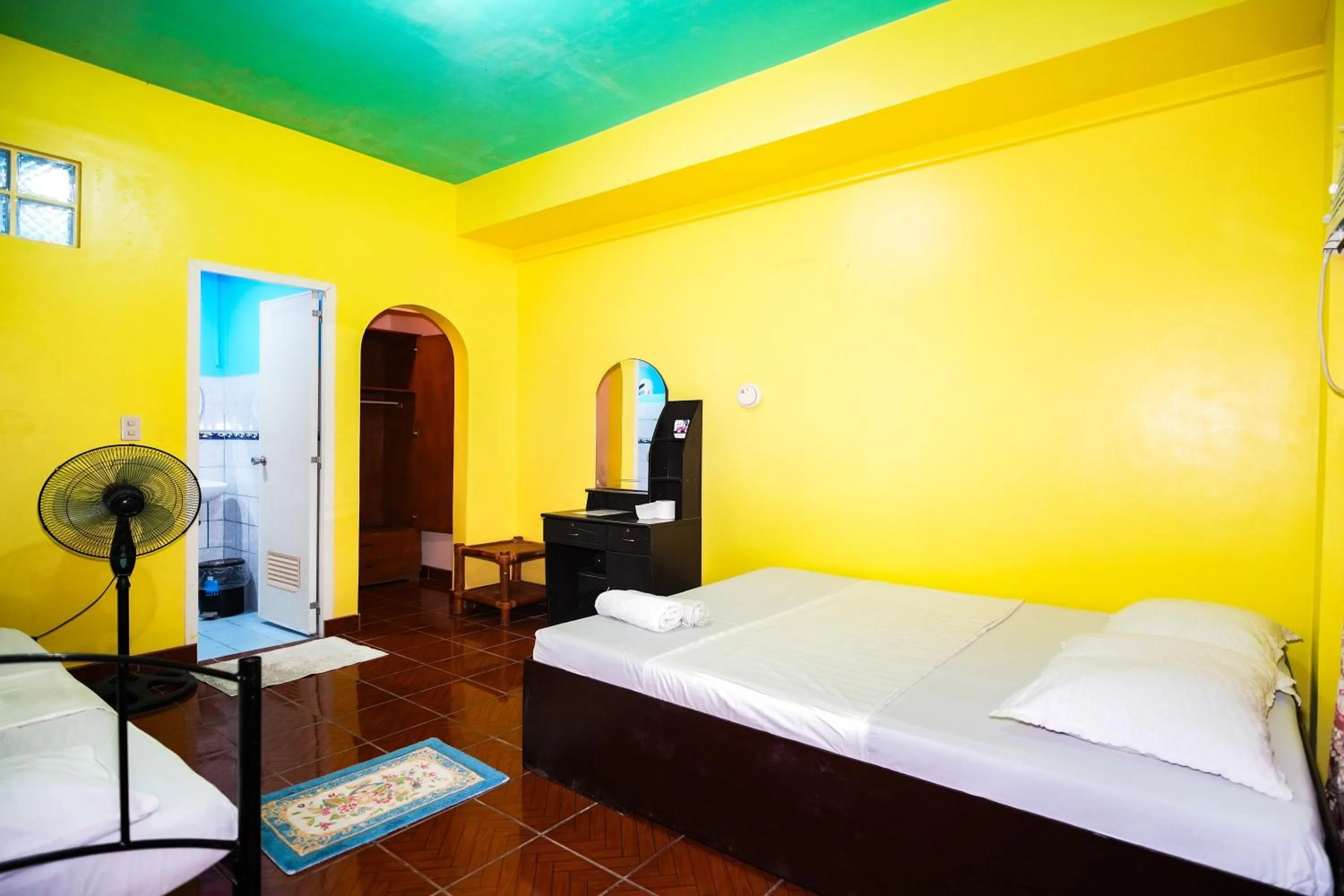 Bedroom, Bed in Gracias Inn Boracay