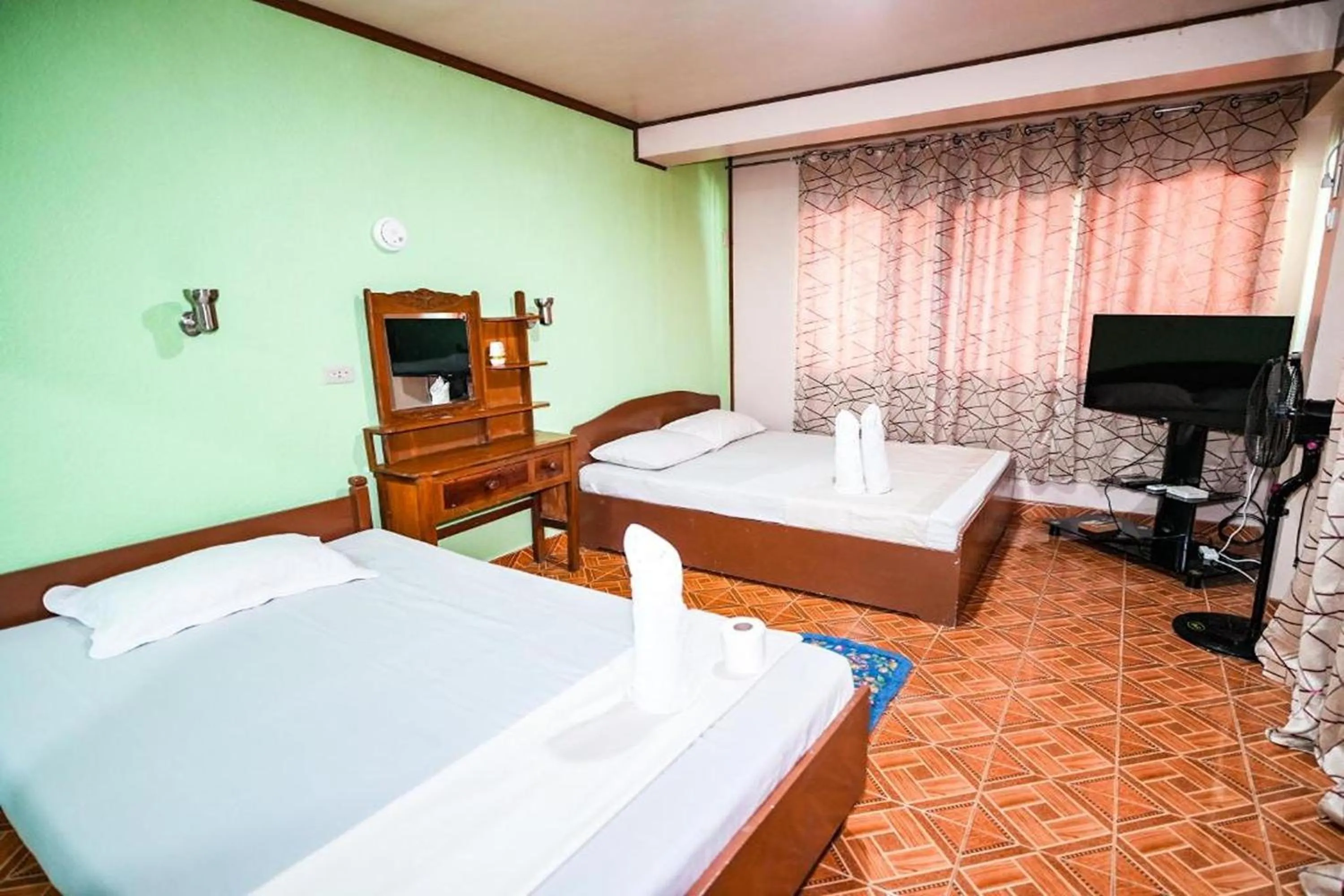 Bed in Gracias Inn Boracay