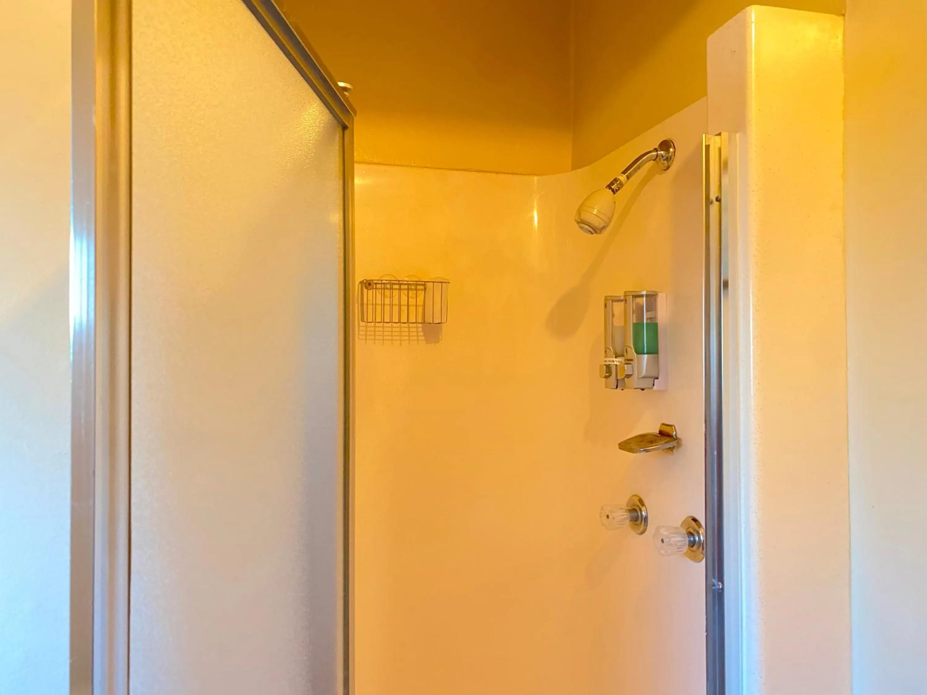 Shower in Blue Horizon Lodge