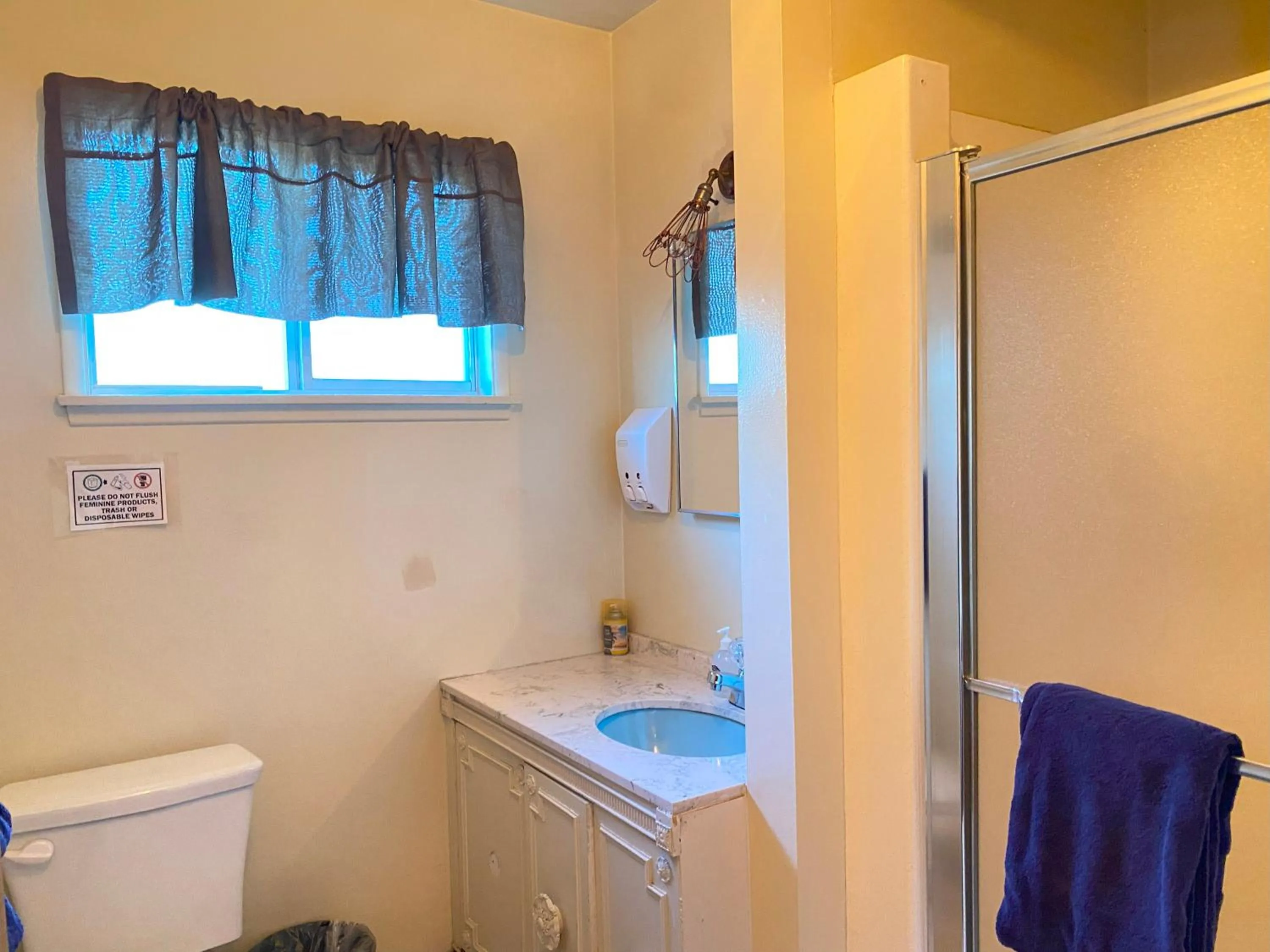 Bathroom in Blue Horizon Lodge