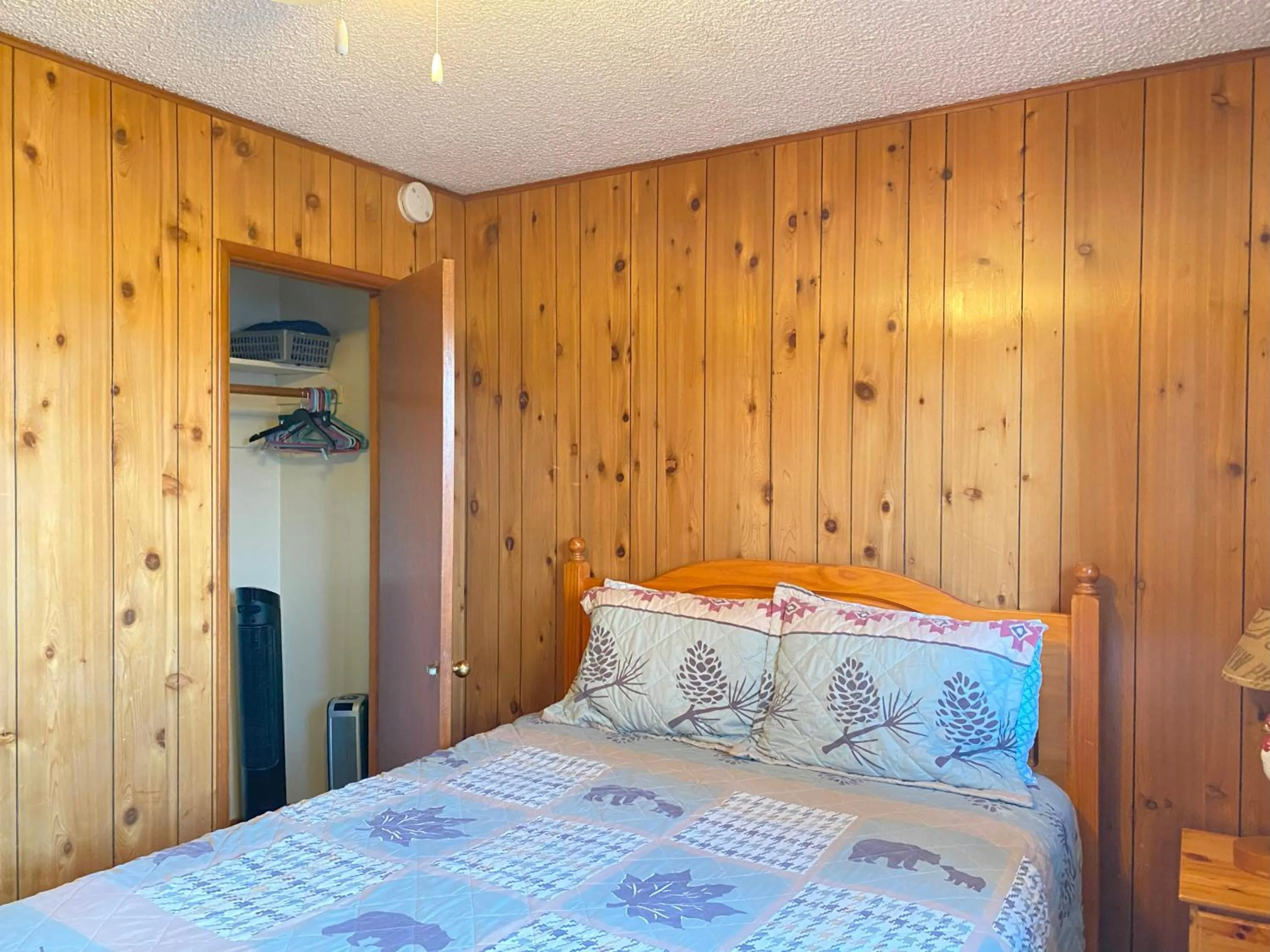 Bed in Blue Horizon Lodge