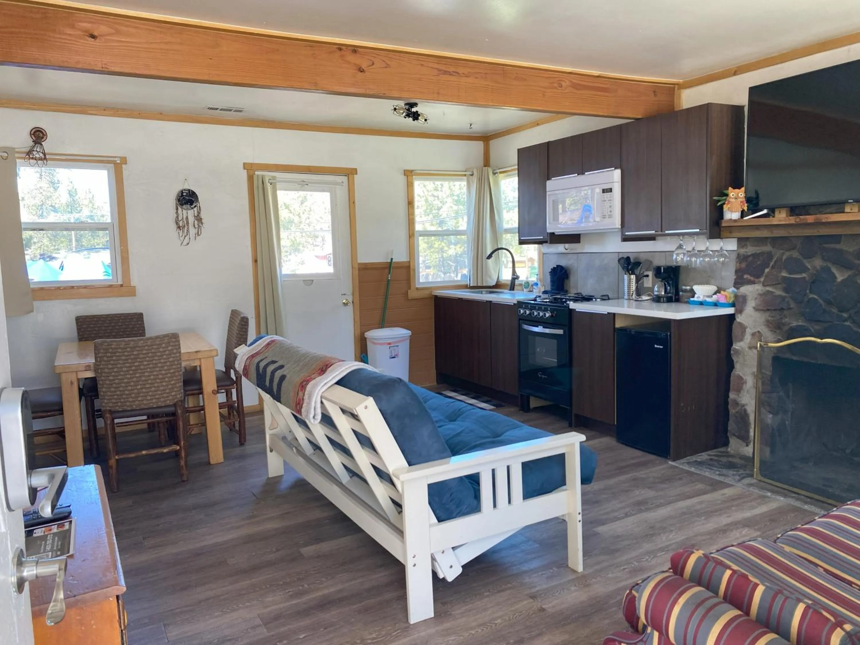 Kitchen or kitchenette in Blue Horizon Lodge