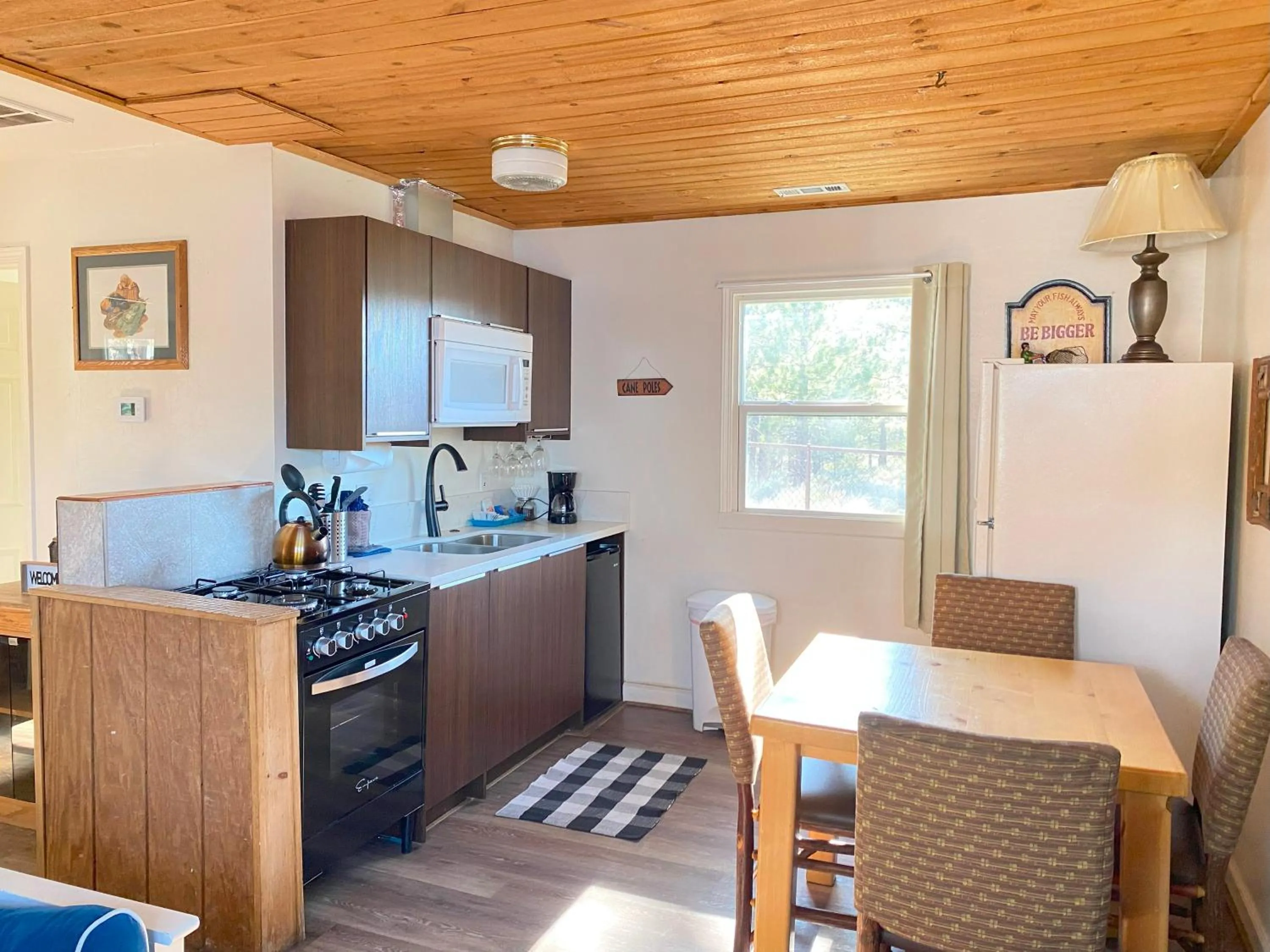 Kitchen or kitchenette in Blue Horizon Lodge
