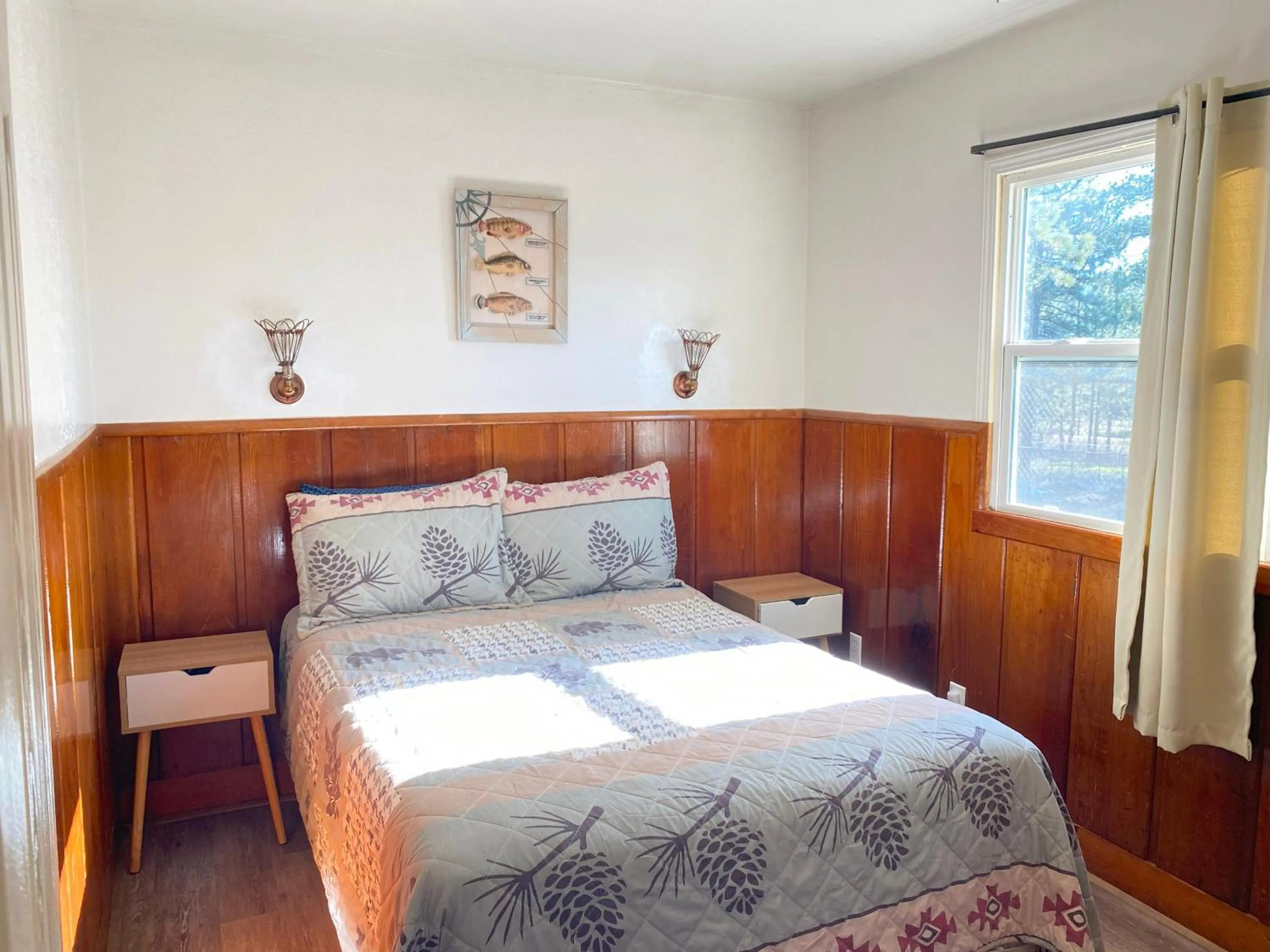 Bedroom, Bed in Blue Horizon Lodge