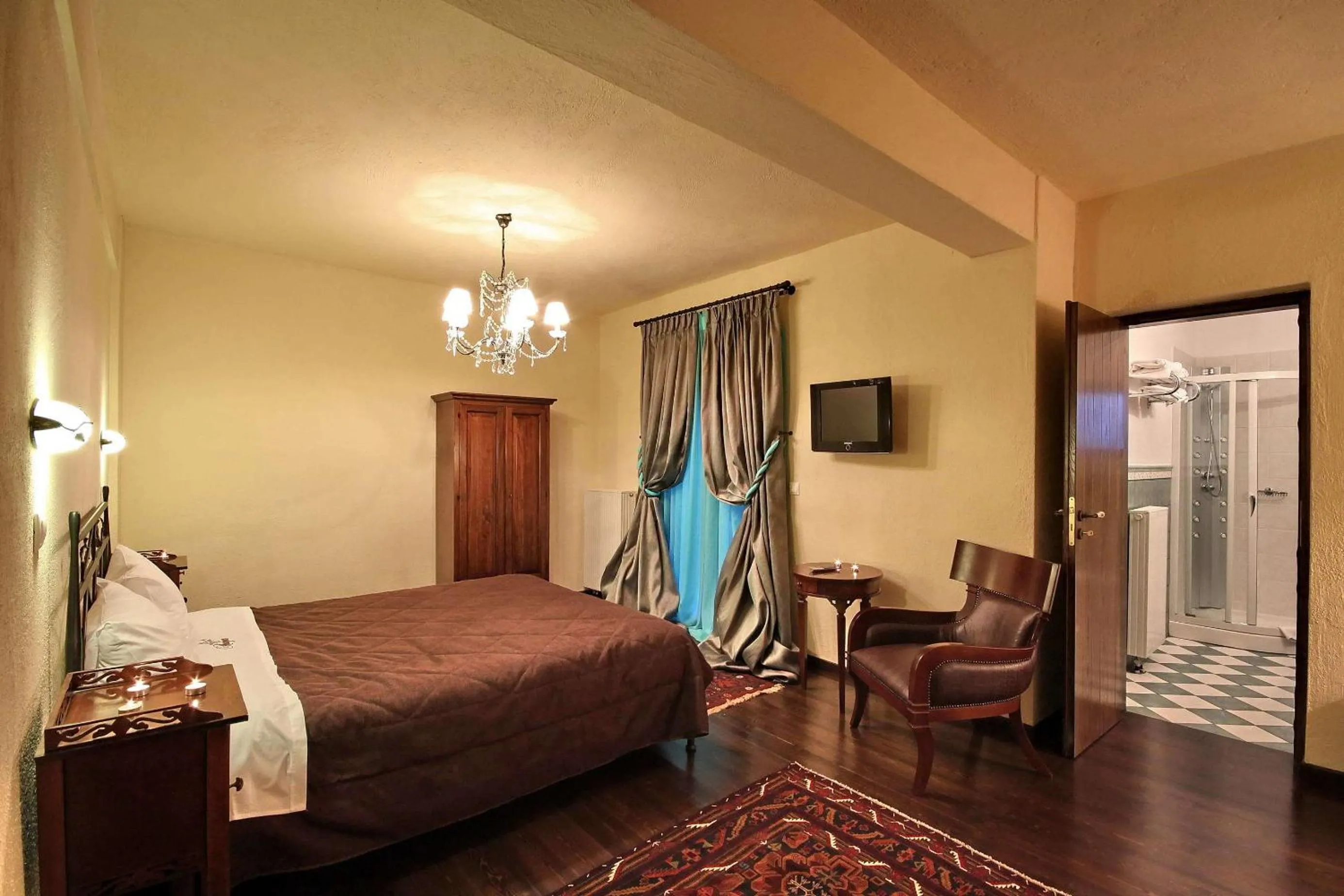 Bedroom, Bed in Aiora Guesthouse