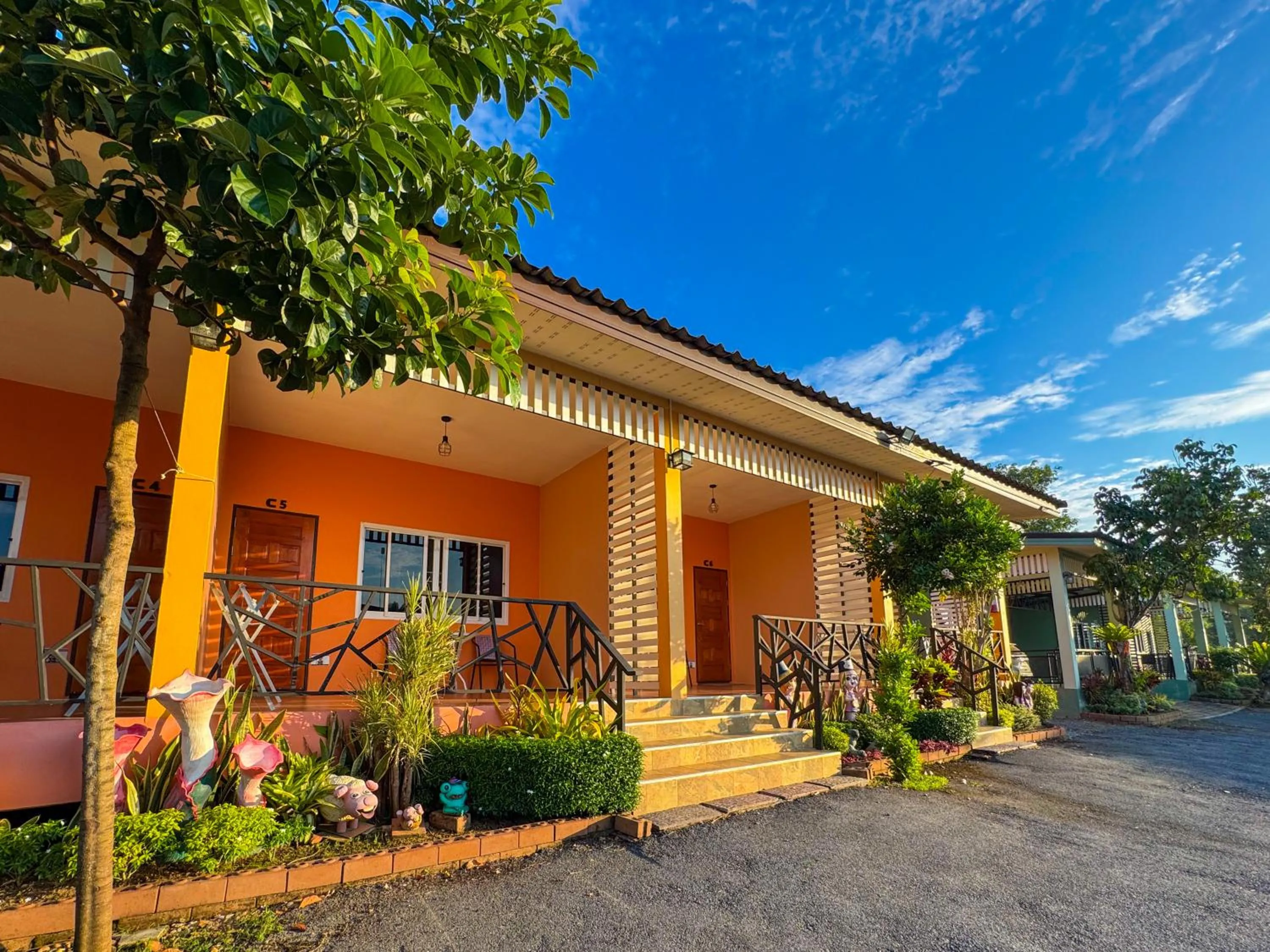 Property building in Baan Suan Mee Tang