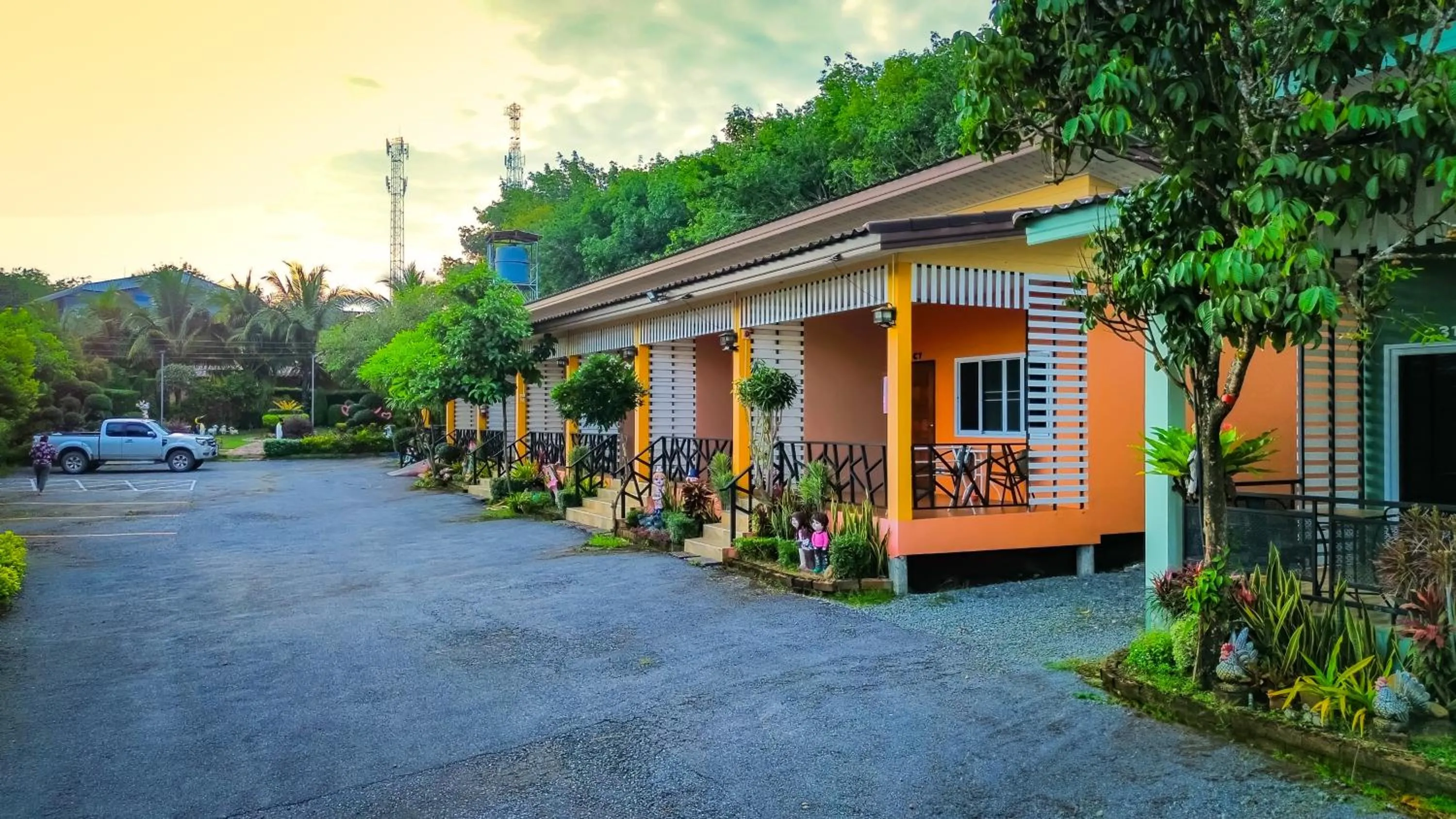 Property building in Baan Suan Mee Tang