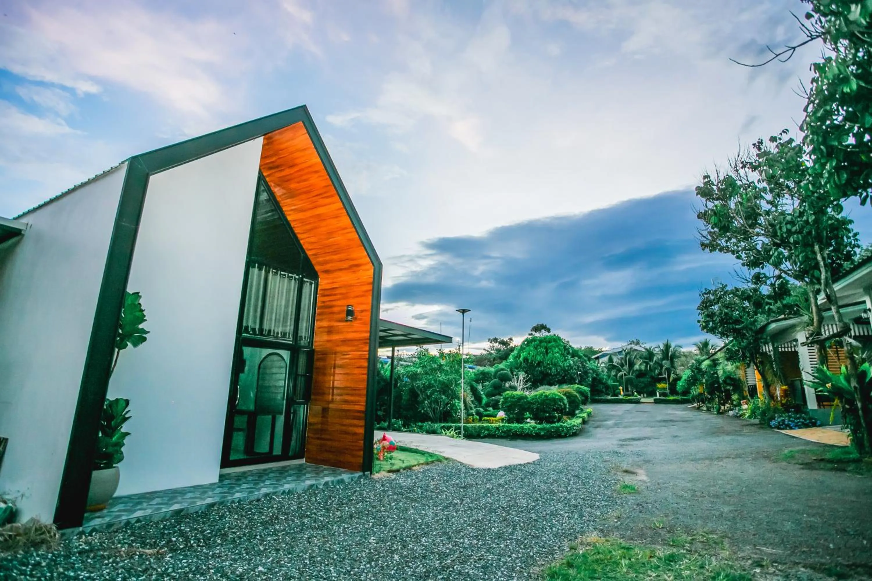 Property building in Baan Suan Mee Tang